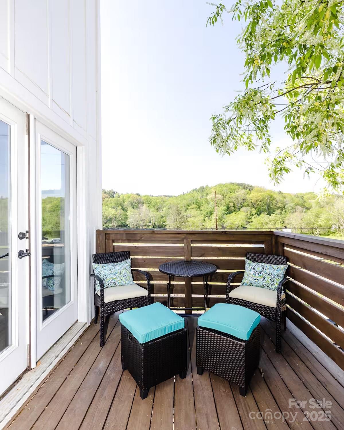 1057 Riverside Drive