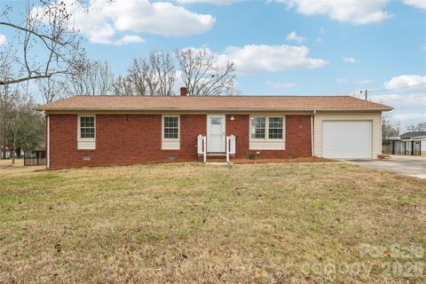 Photo of 2223 Woodhurst Lane, Albemarle, NC 28001 (MLS # 4332321)