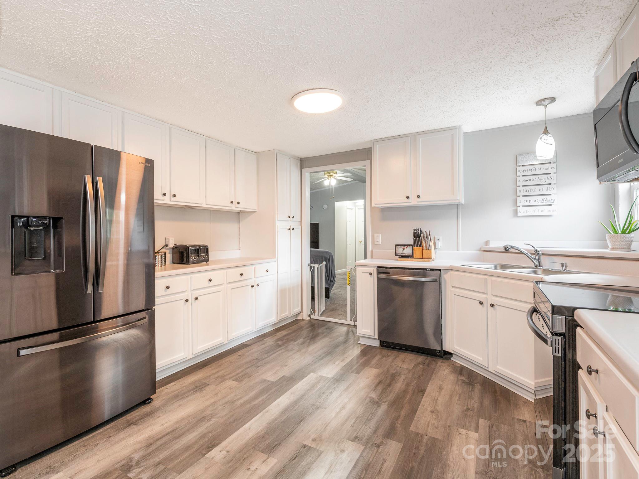 413 E 25th Street