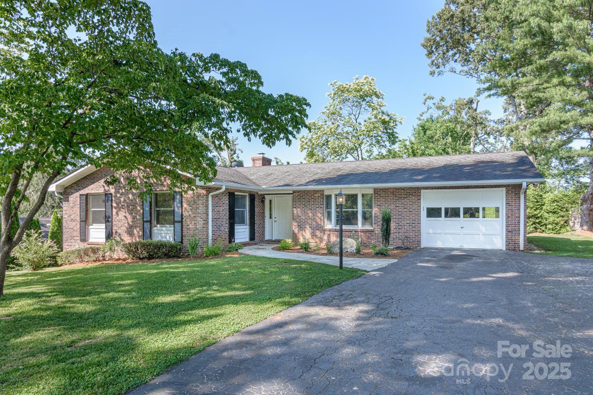1045 Carousel Lane