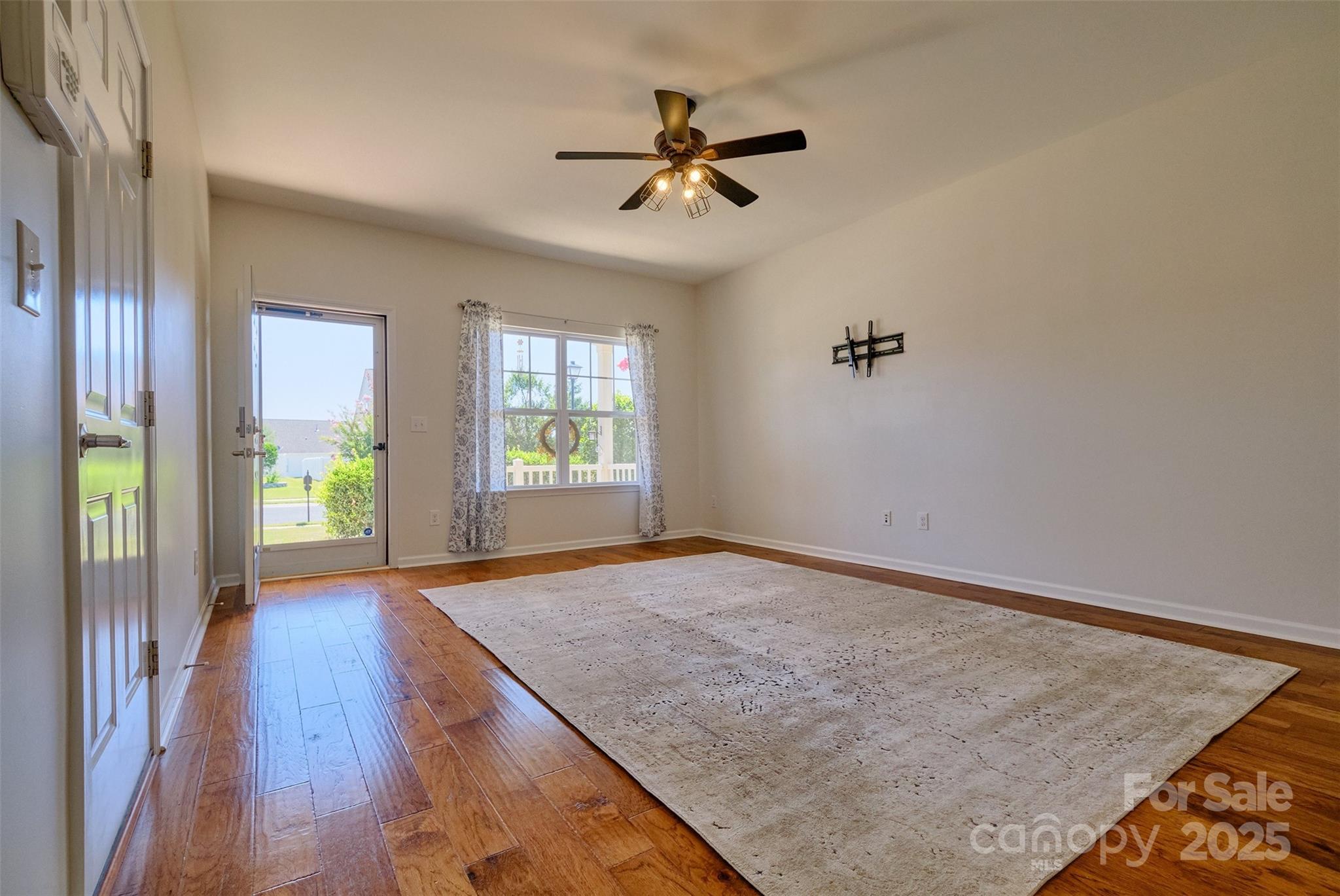 Newport Lakes - Residential