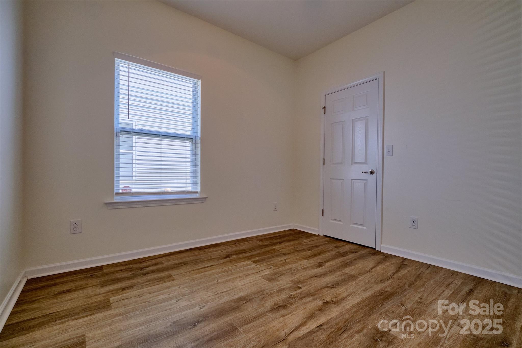 Newport Lakes - Residential