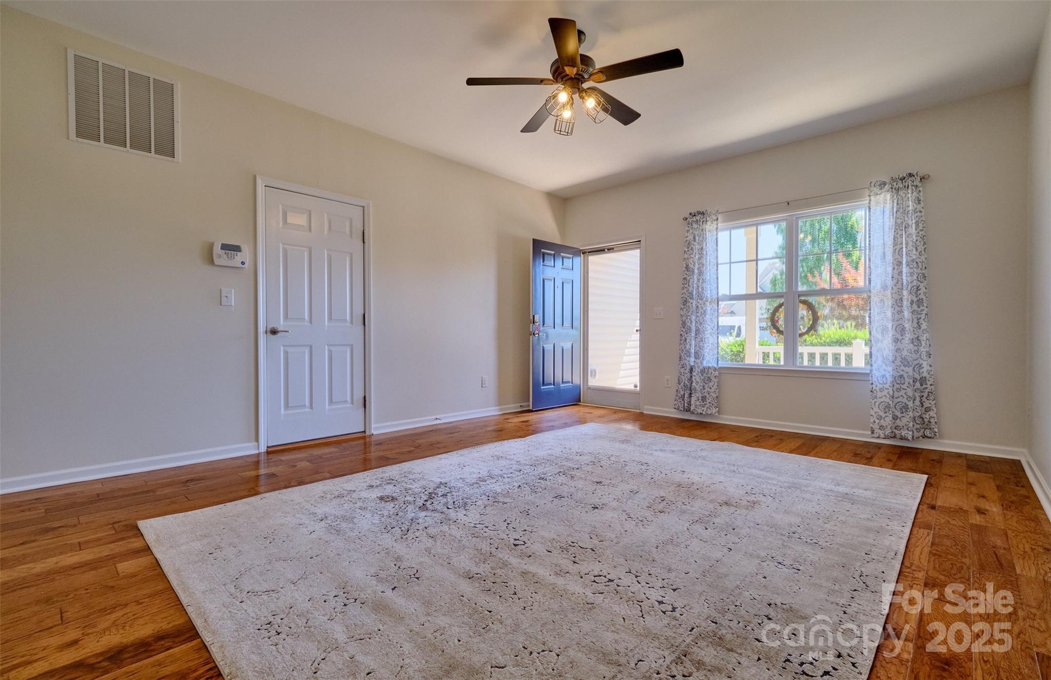 Newport Lakes - Residential