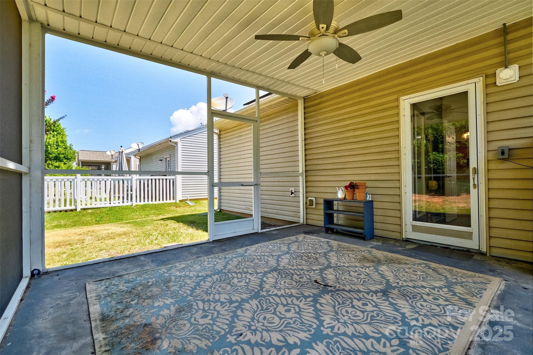 Newport Lakes - Residential