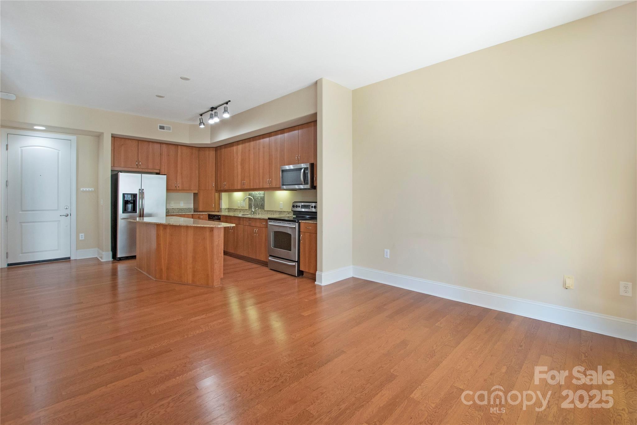 4620 Piedmont Row Drive 601D