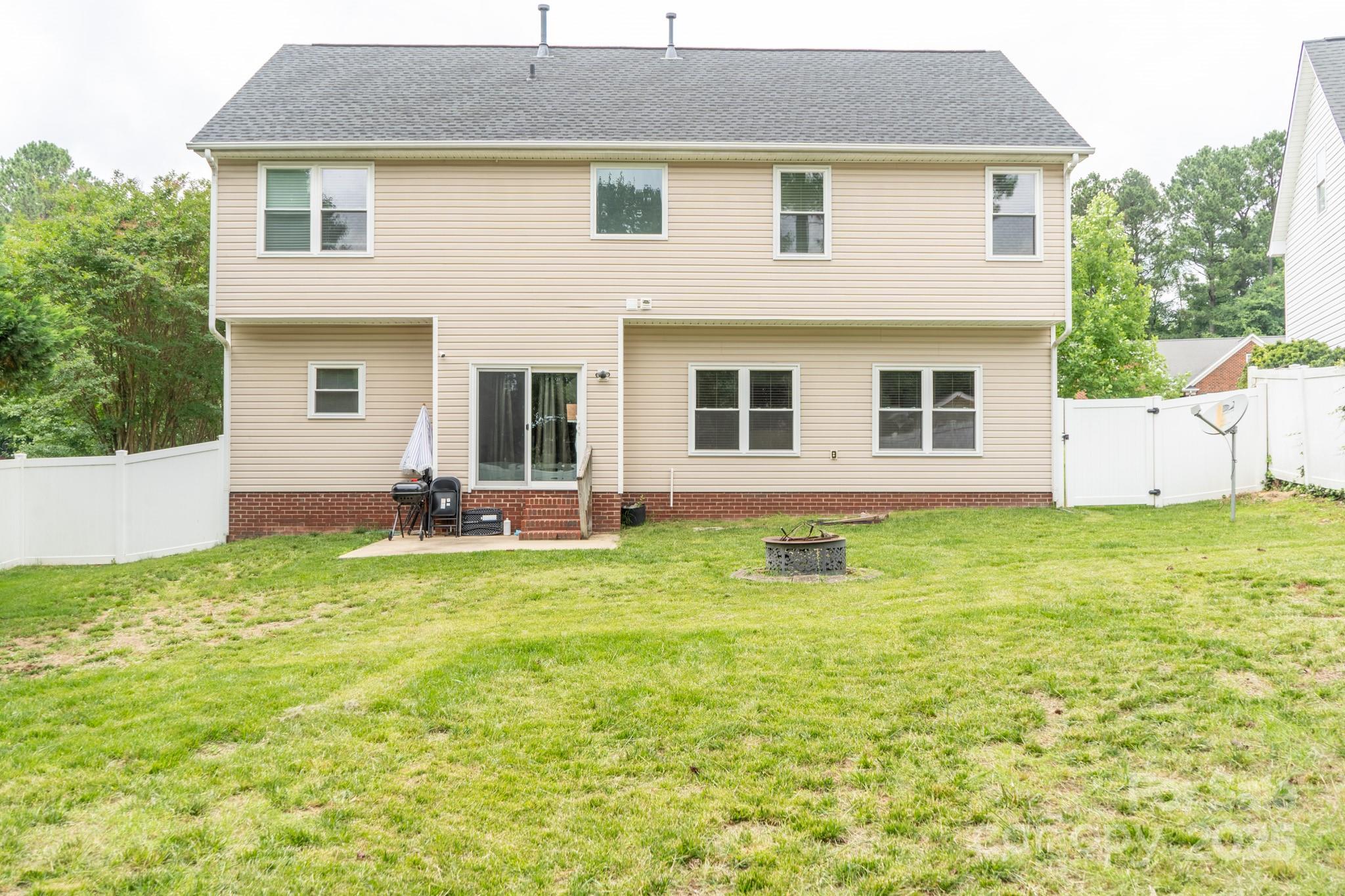 435 Riverwalk Divide NW