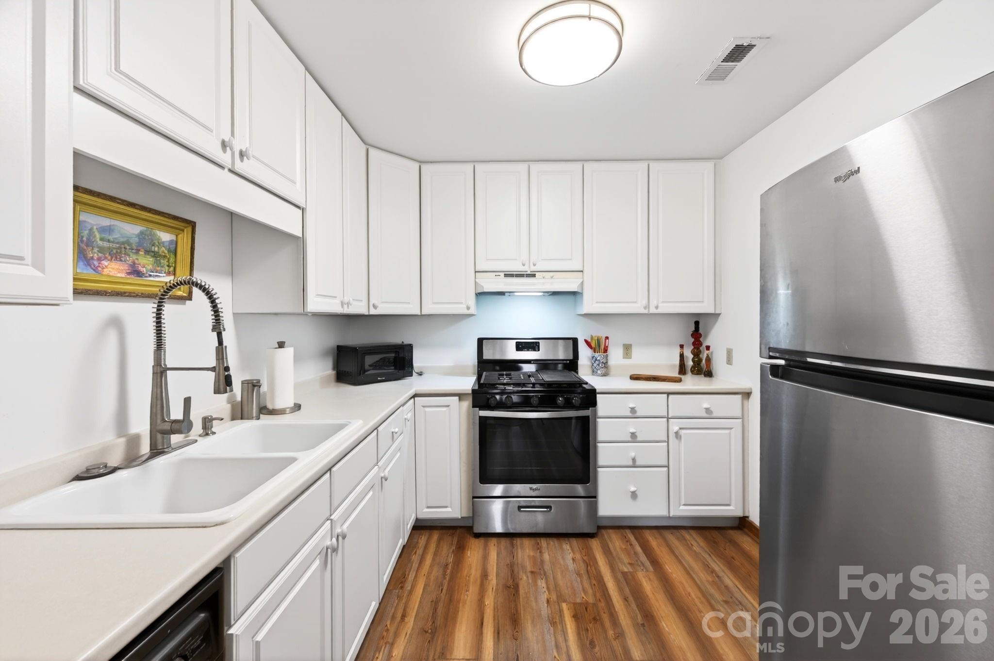 Laurel Ridge - Residential