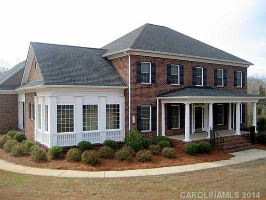 CUSTOM HOME LOADED w/CURB APPEAL ON TRANQUIL 1.8 ACRES! DUAL MASTERS! ONE ON MAIN w/2 WALK-IN CLOSETS & SPA BATH, 2ND MASTER UP. HUGE GREAT RM w/CUSTOM FP & BUILT-INS, DEN/STUDY w/COFFERED CEILING. GOURMET KITCHEN w/GRANITE, CUSTOM 42-IN CABINETS, STAINLESS KITCHEN AID APPS. SURROUND SOUND: COVERED PATIO, KITCHEN, MASTER, BONUS! LARGE 2NDARY BEDRMS, 2 BONUS RMS, & MORE! EXTRA SPACE FOR RV OR BOAT!