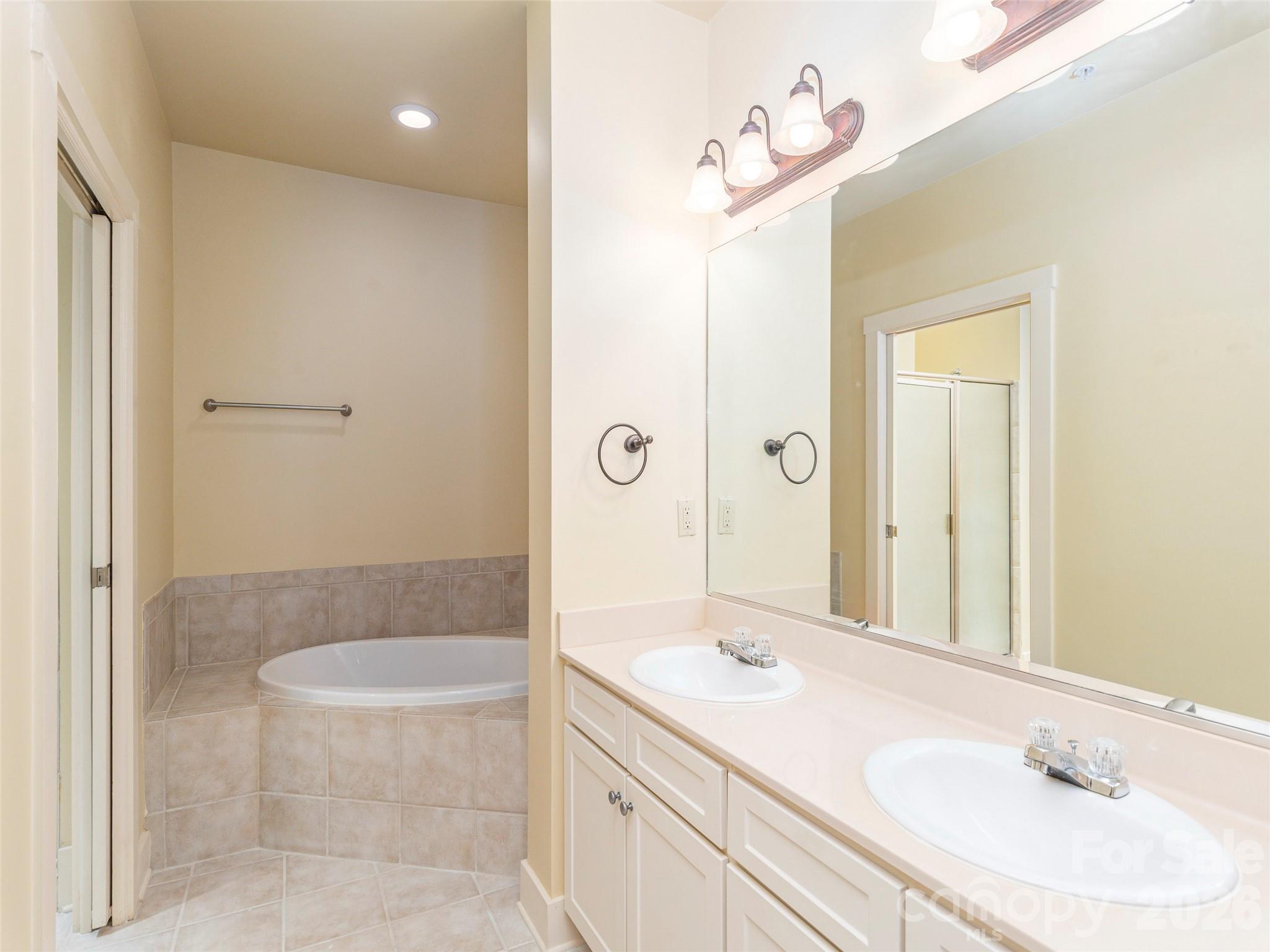 Beaucatcher House - Residential