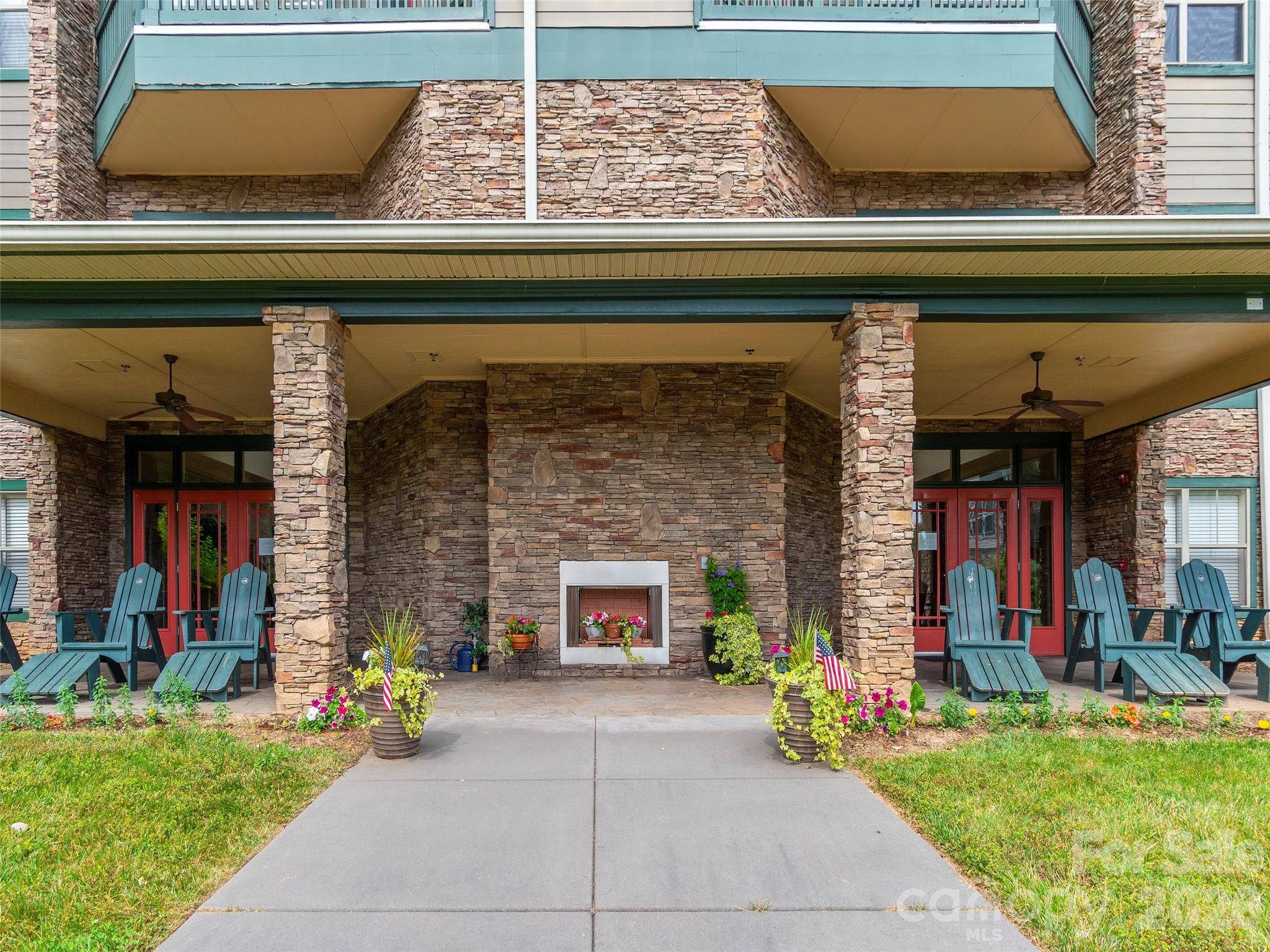 Beaucatcher House - Residential