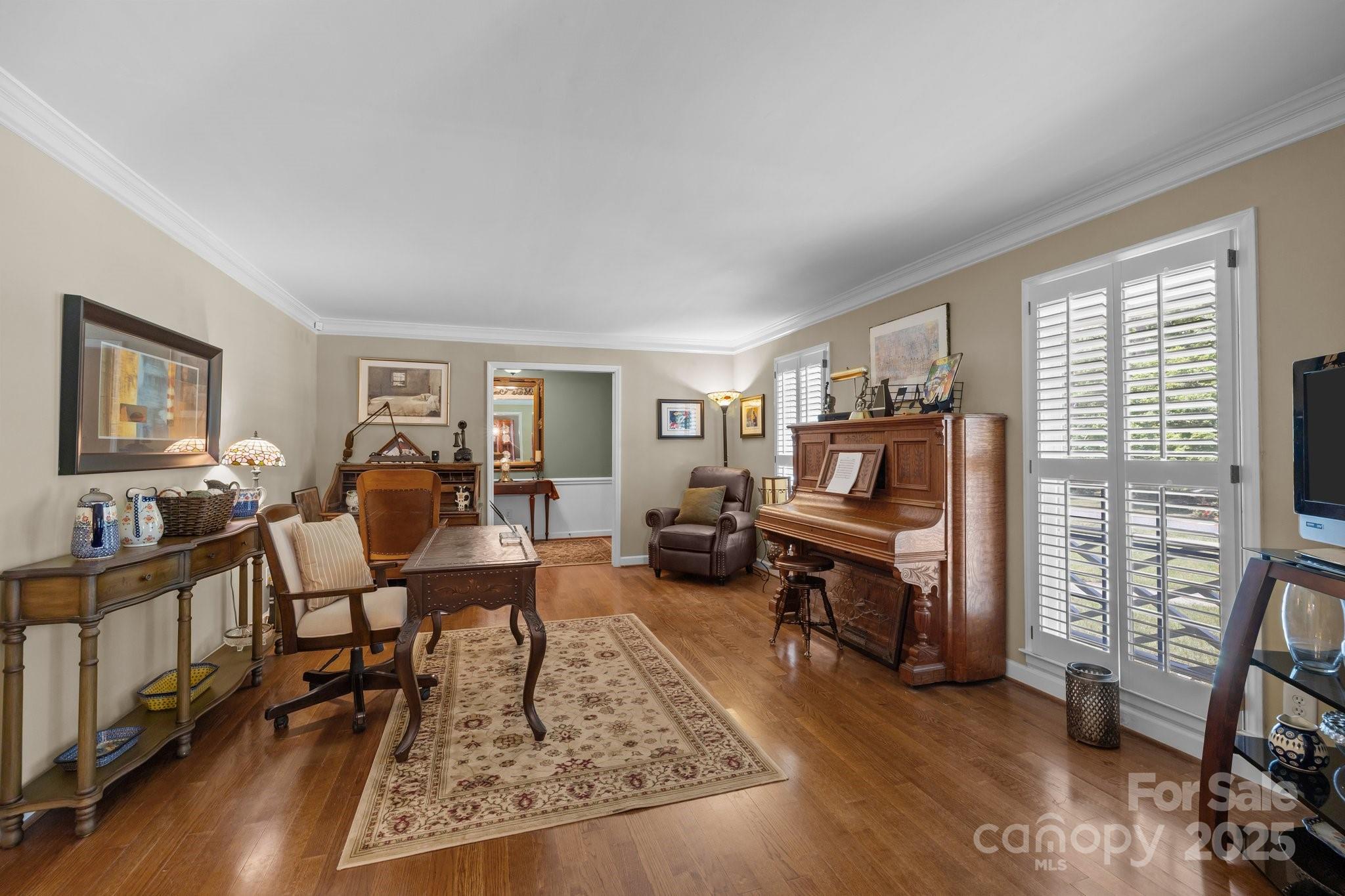 5006 Crooked Oak Lane