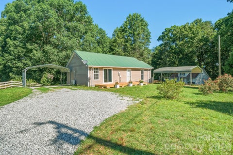Photo of 547 Pea Ridge Street, Morganton, NC 28655 (MLS # 4394813)