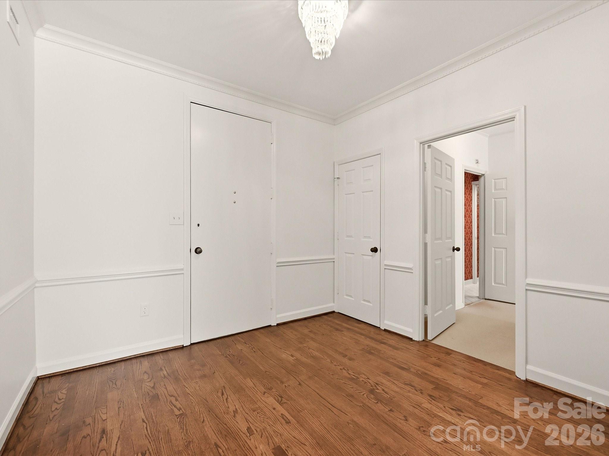 806 Cherokee Road