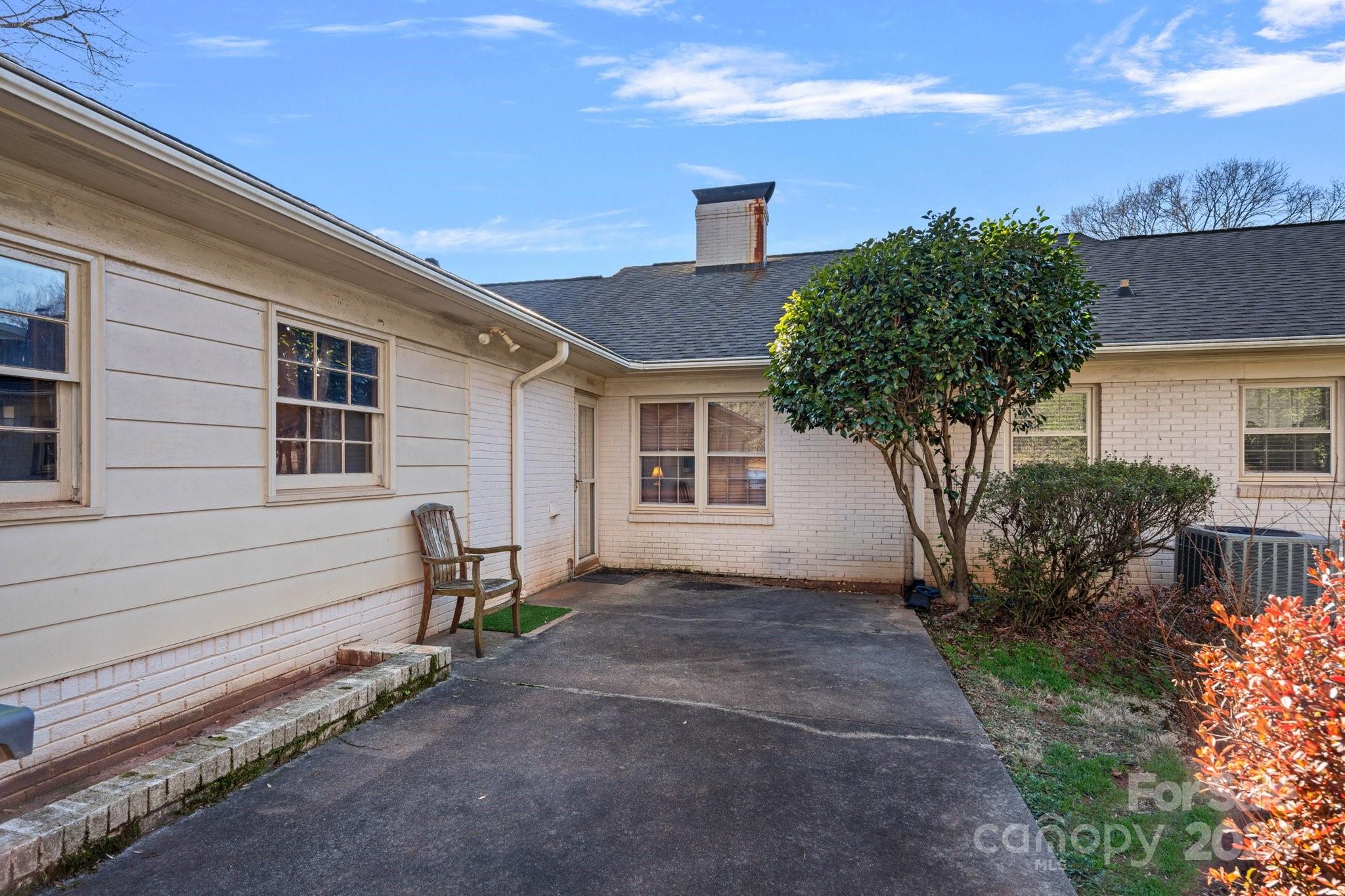 Lansdowne - Residential