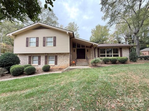 Photo of 1779 Windsor Drive, Lancaster, SC 29720 (MLS # 4316339)