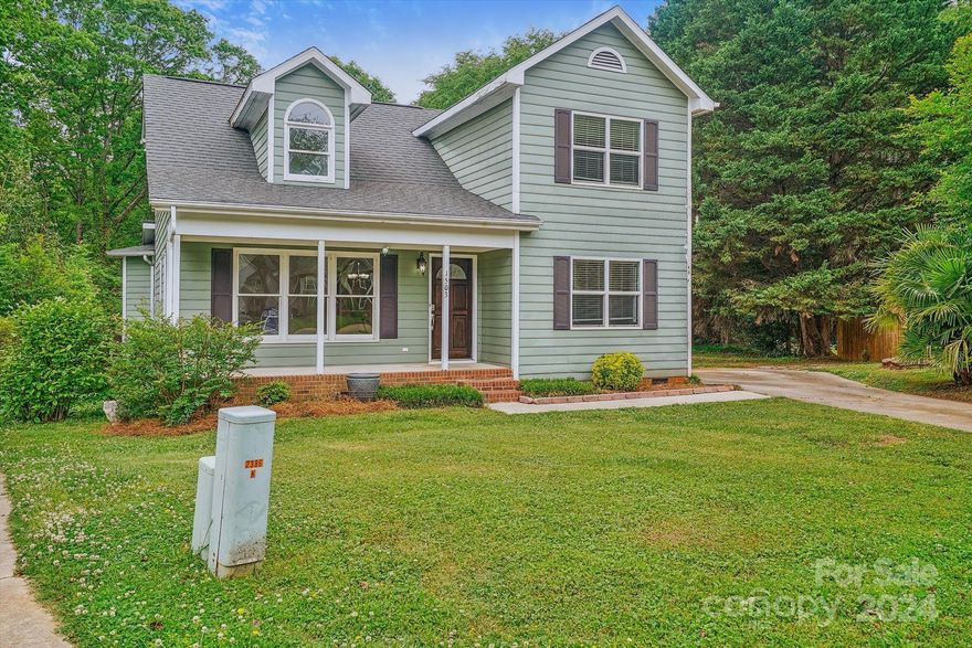 Welcome to Breckenwood Drive! Private cul-de-sac lot on almost half acre with no HOA around the corner from Piedmont Hospital Rock Hill. New roof June 2024, fresh paint throughout the home and new carpet upstairs with a renovated walk in tiled shower. The home features 4 bedrooms, 2.5 bathrooms. Great floor plan with primary on main to update and make your own.