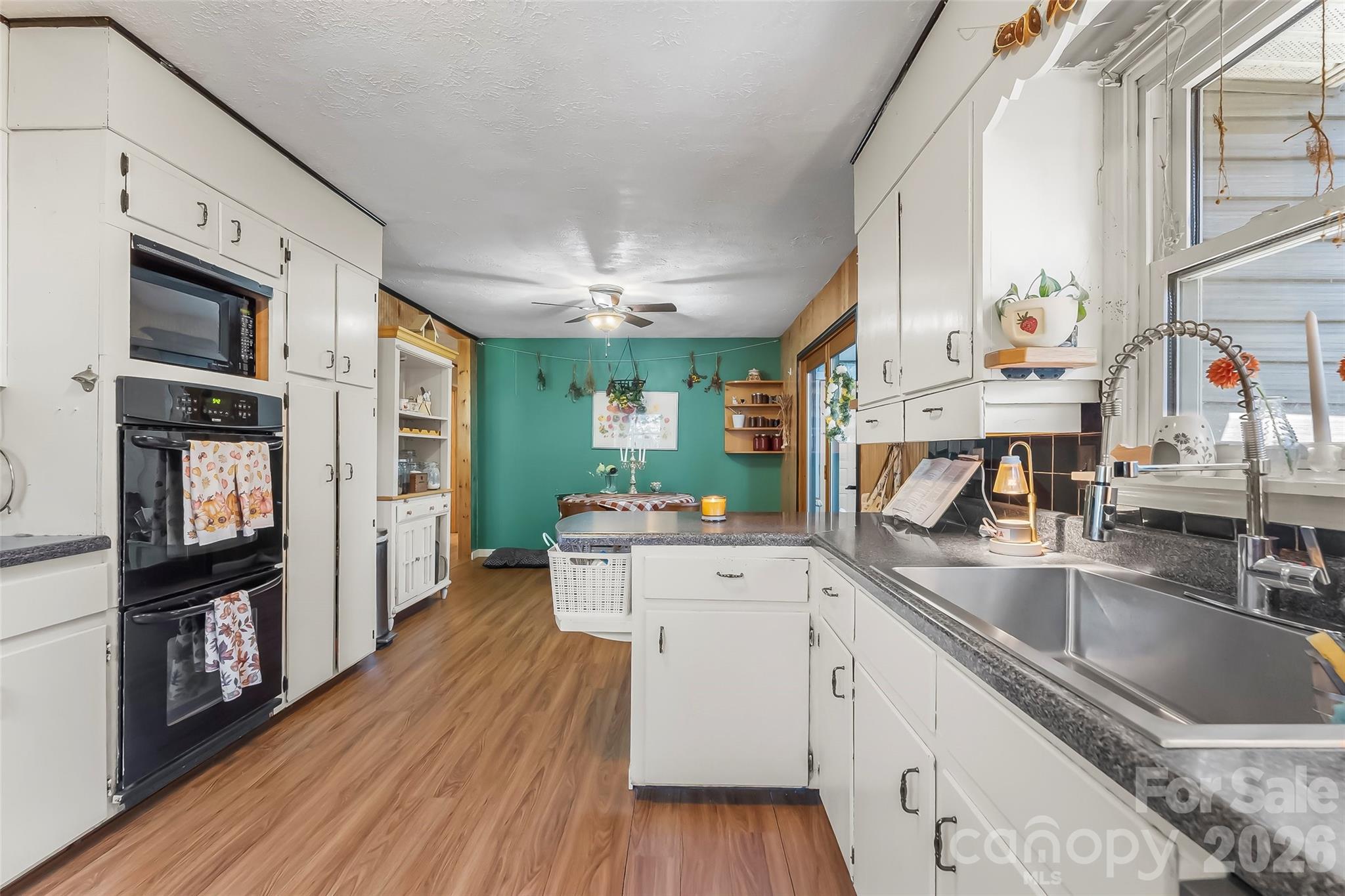 312 Hidden Valley Circle