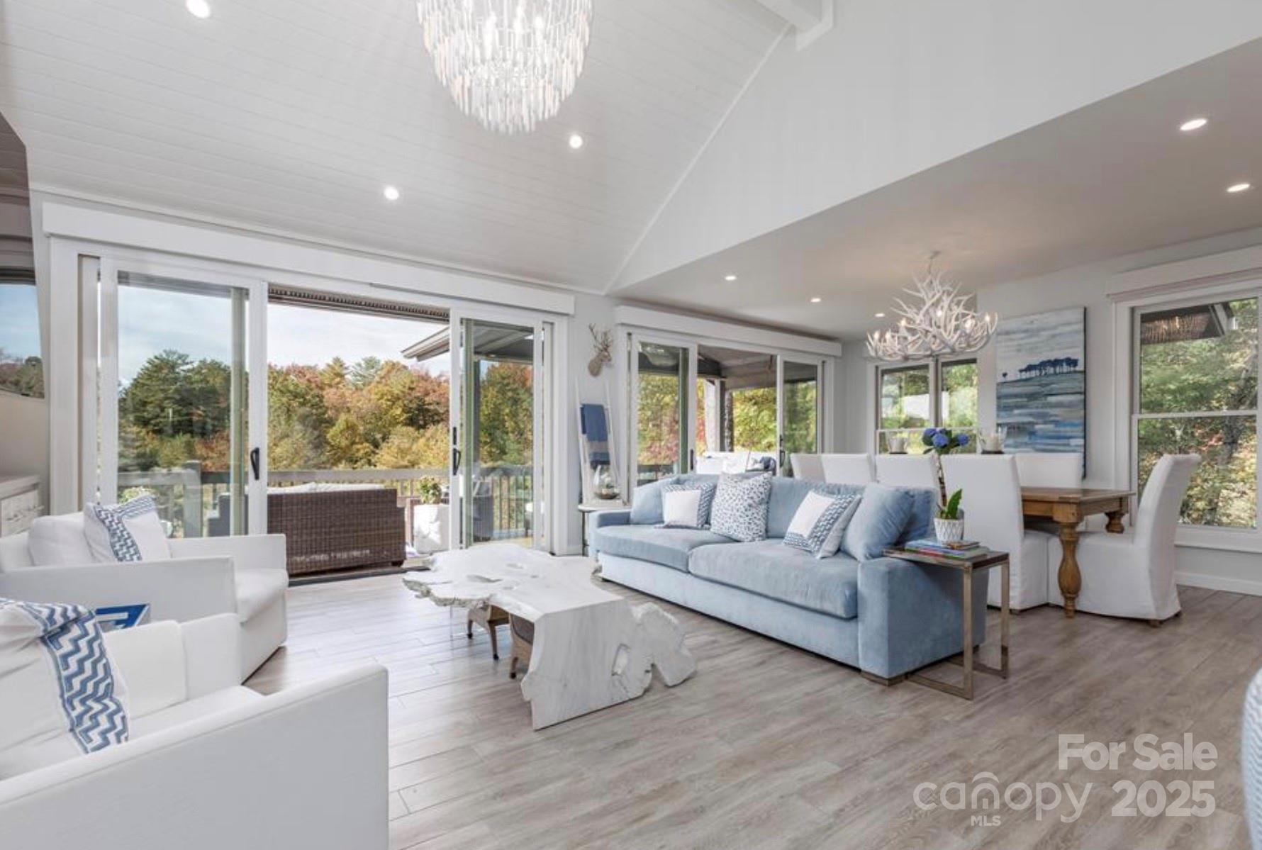 82 Racquet Club Villas Drive 7C