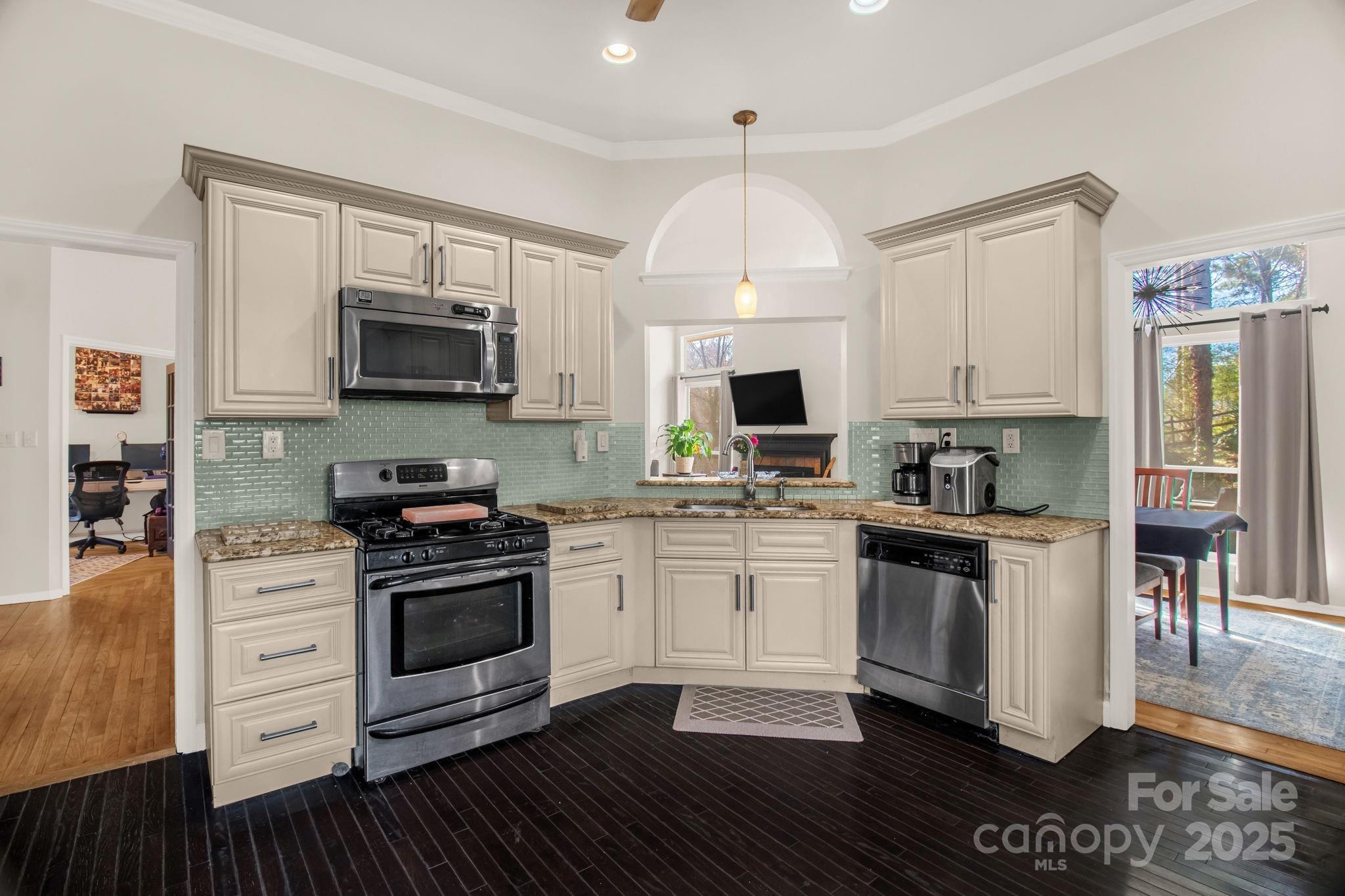 9924 Liberty Bell Court