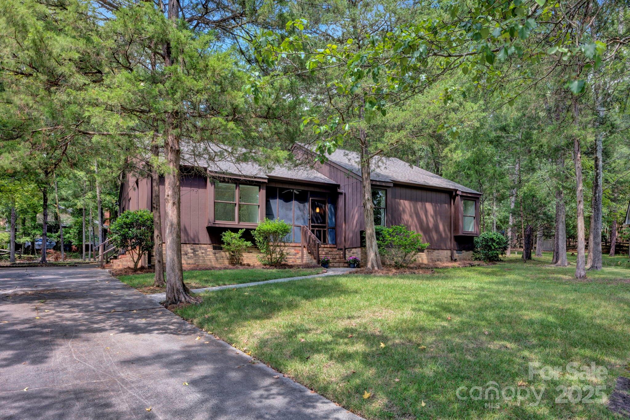 7904 Deep Hollow Court