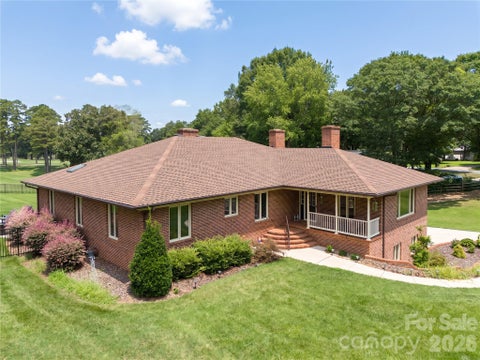 Photo of 1419 Stoneyridge Drive, Charlotte, NC 28214 (MLS # 4411304)