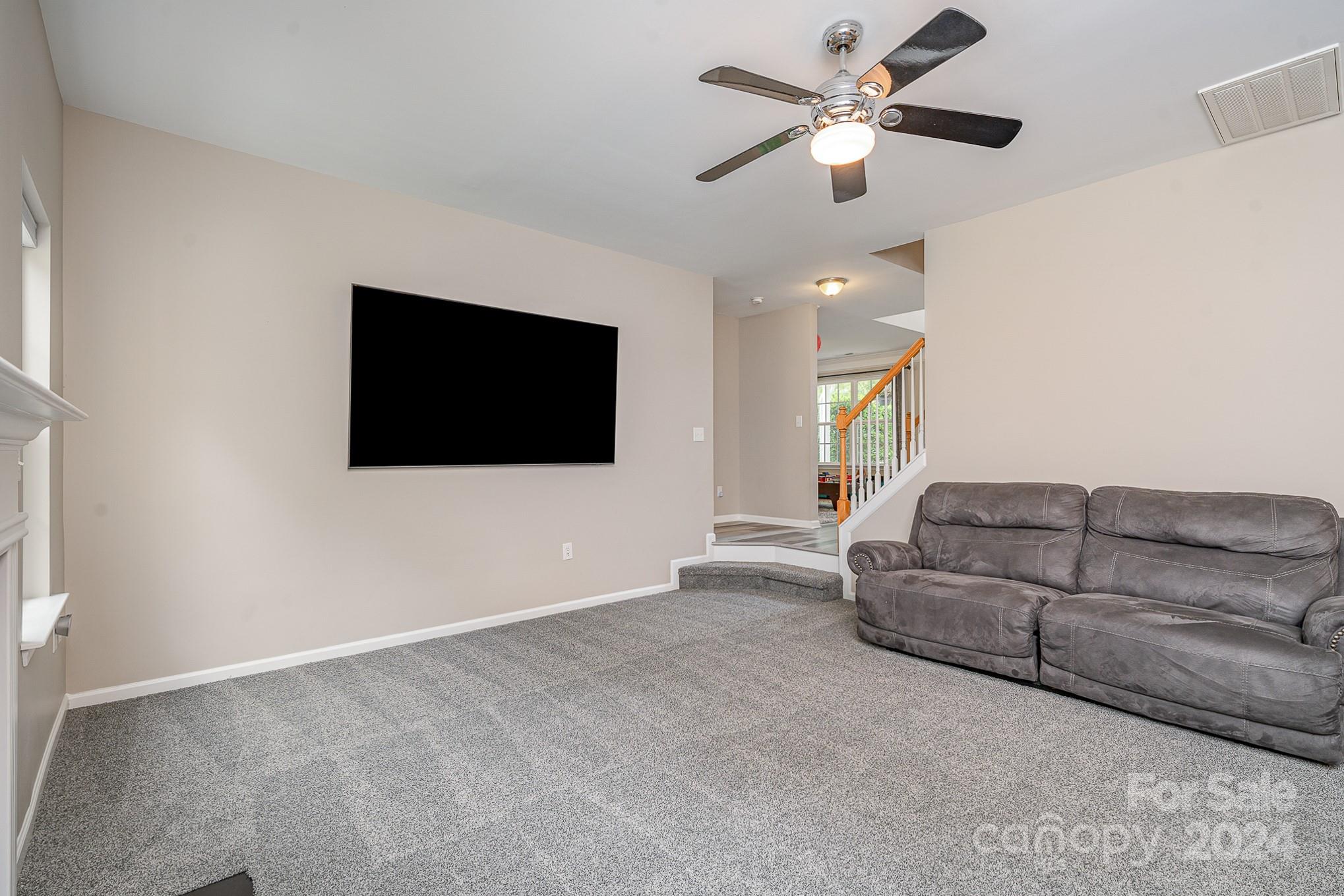 Sandy Pointe - Residential