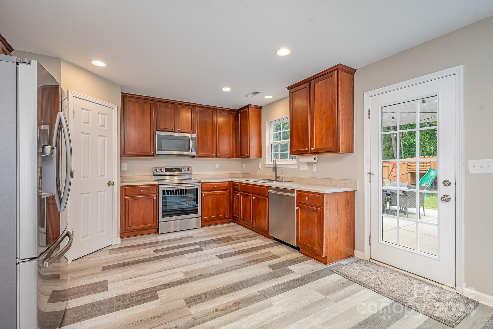 Sandy Pointe - Residential