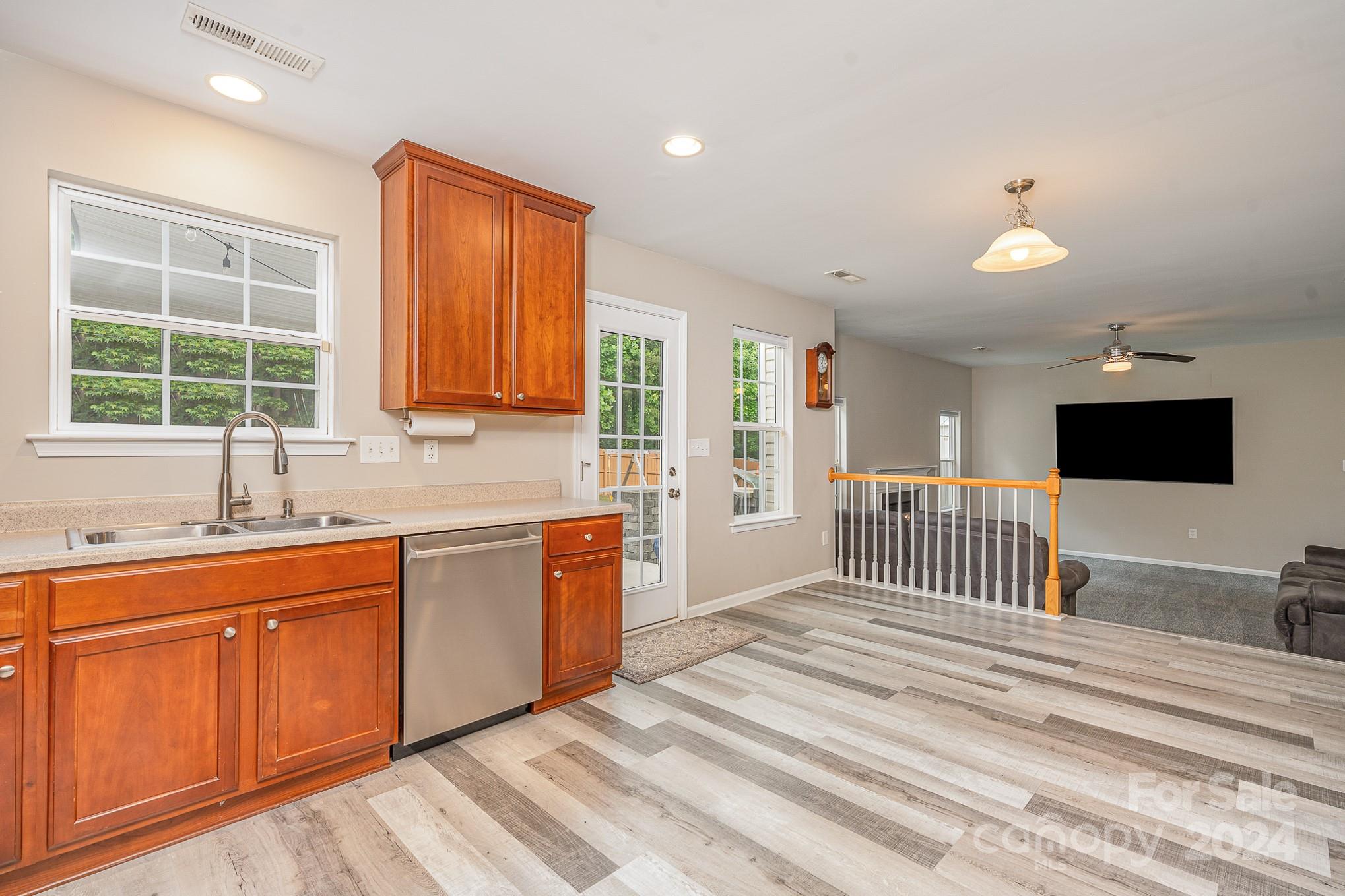 Sandy Pointe - Residential