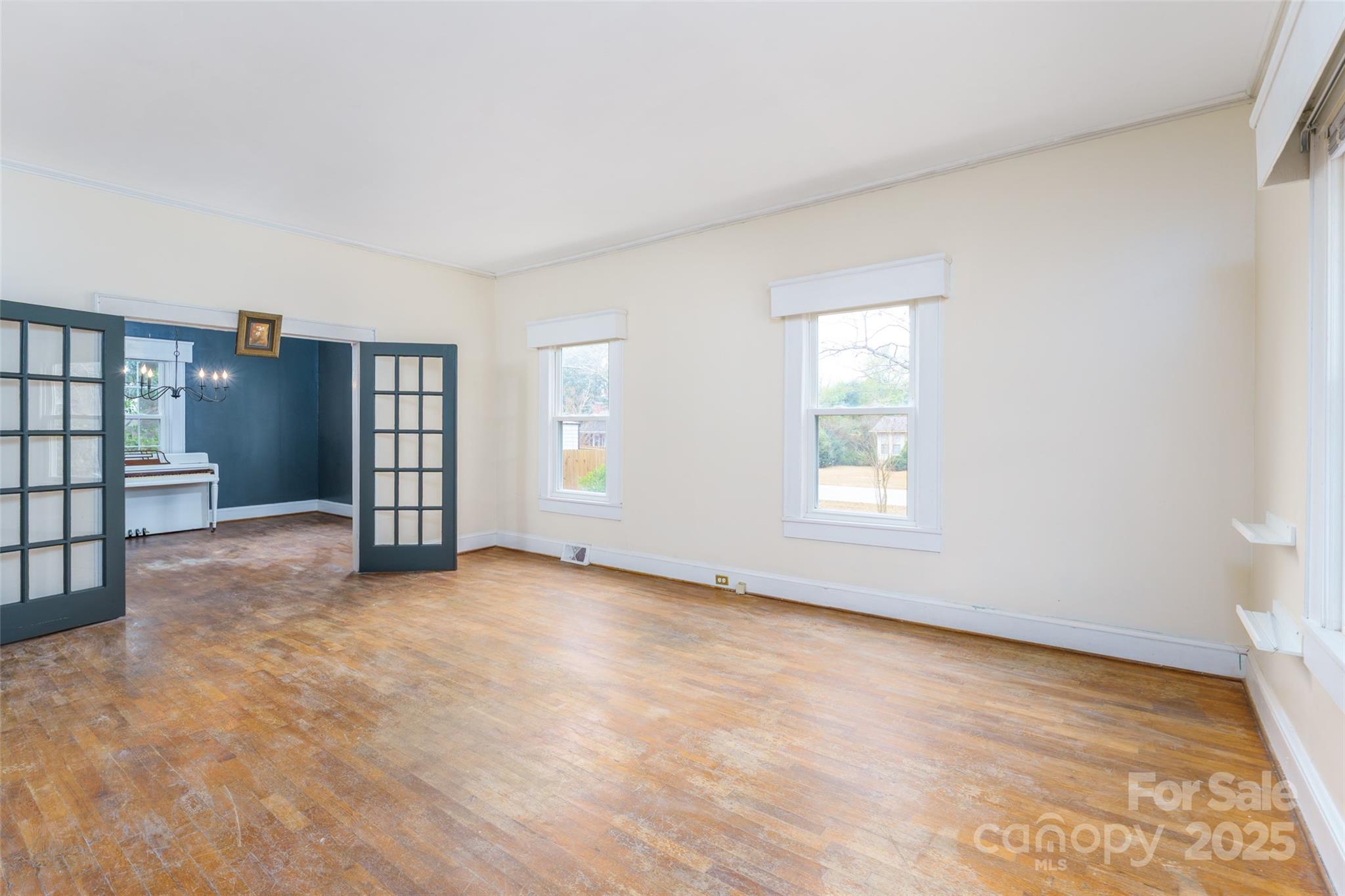 315 W Blakeney Street