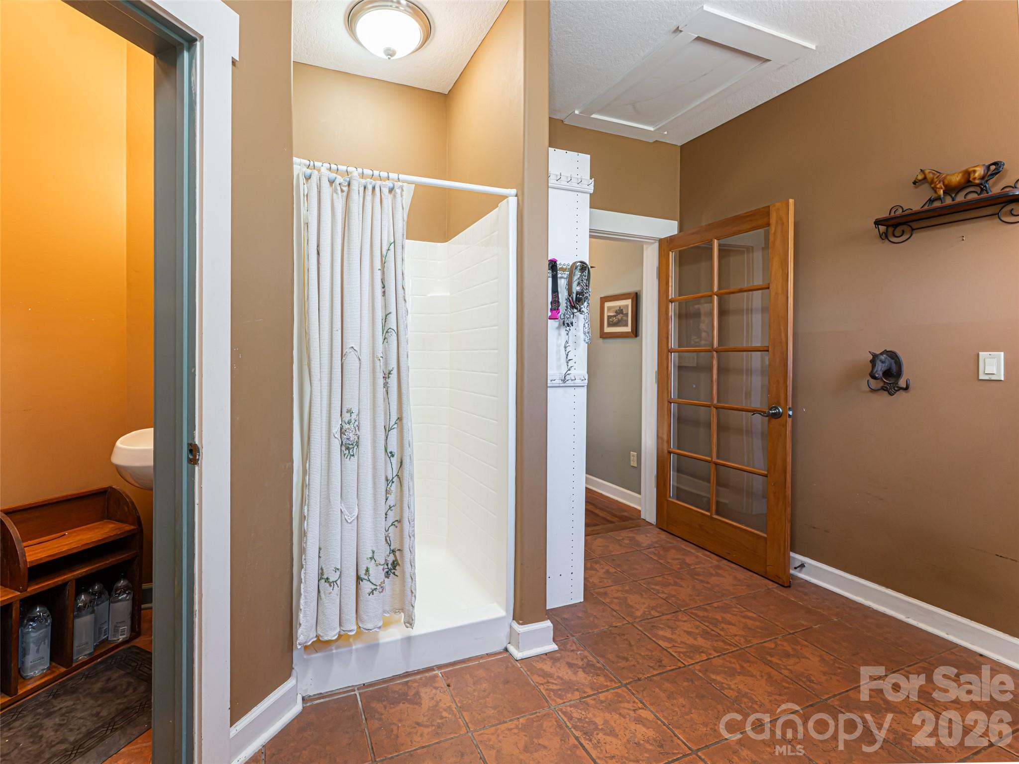 Oak Hollow - Residential