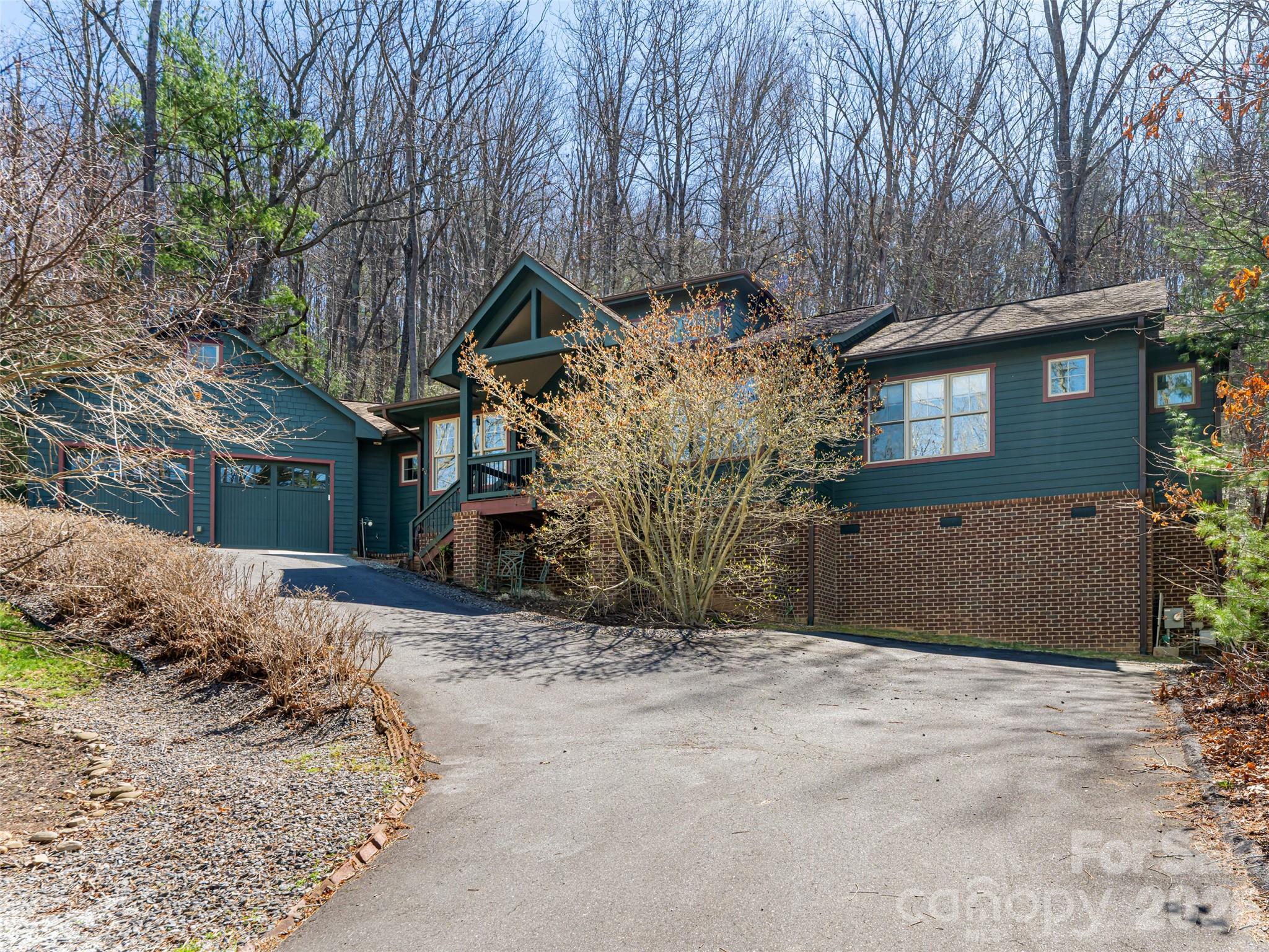 39 Oak Hollow Drive 23