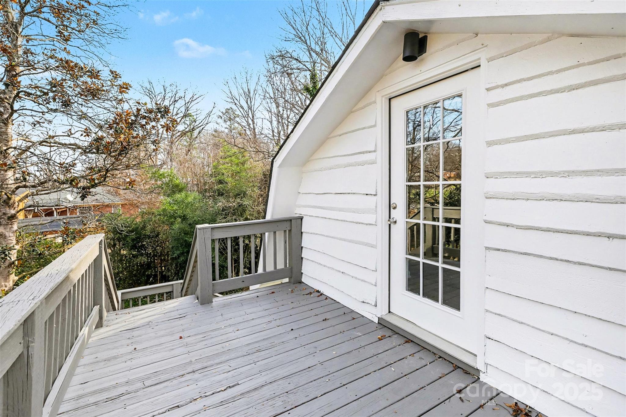 655 Ridgecrest Drive