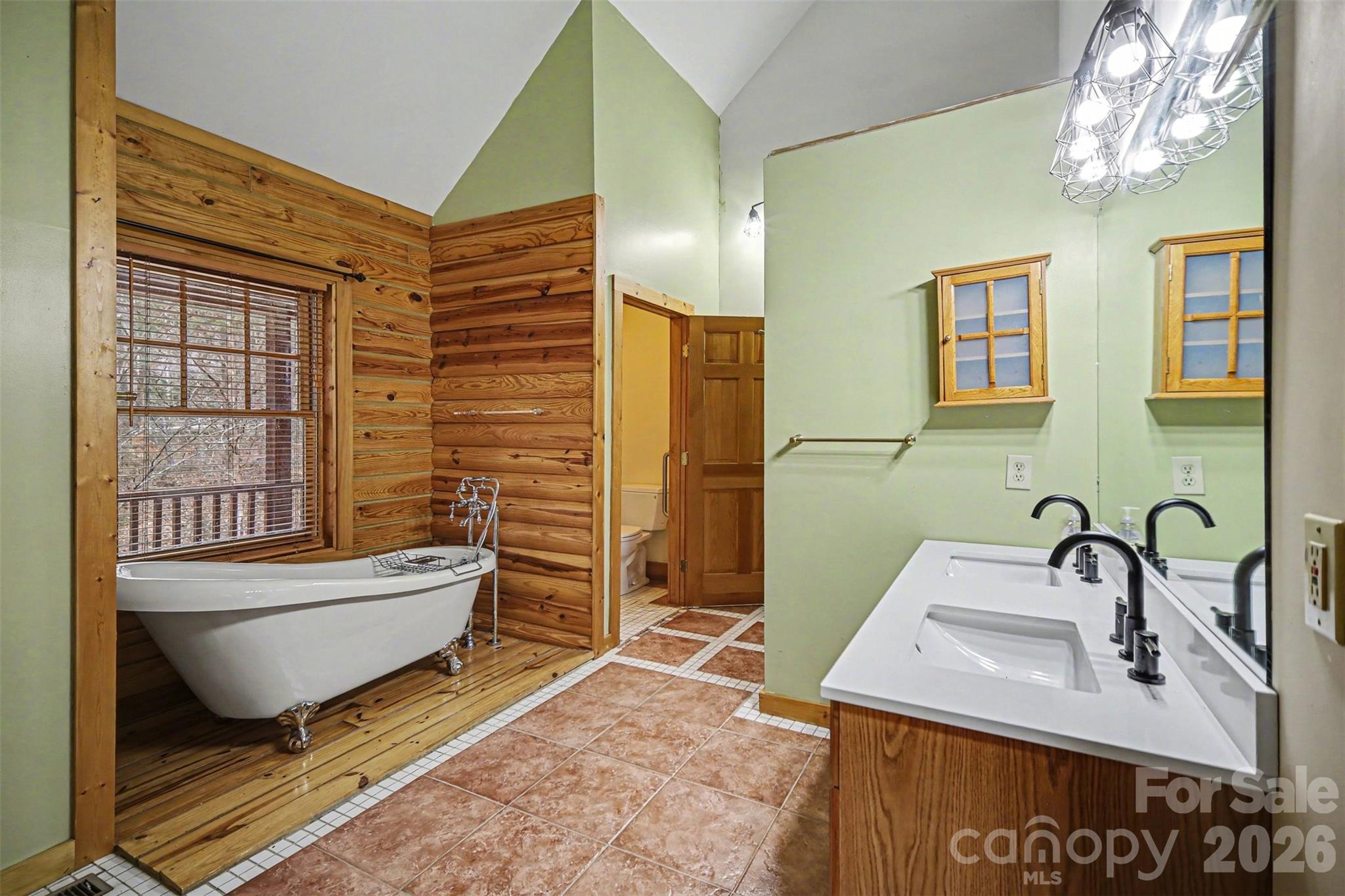 SHADY OAKS - Residential