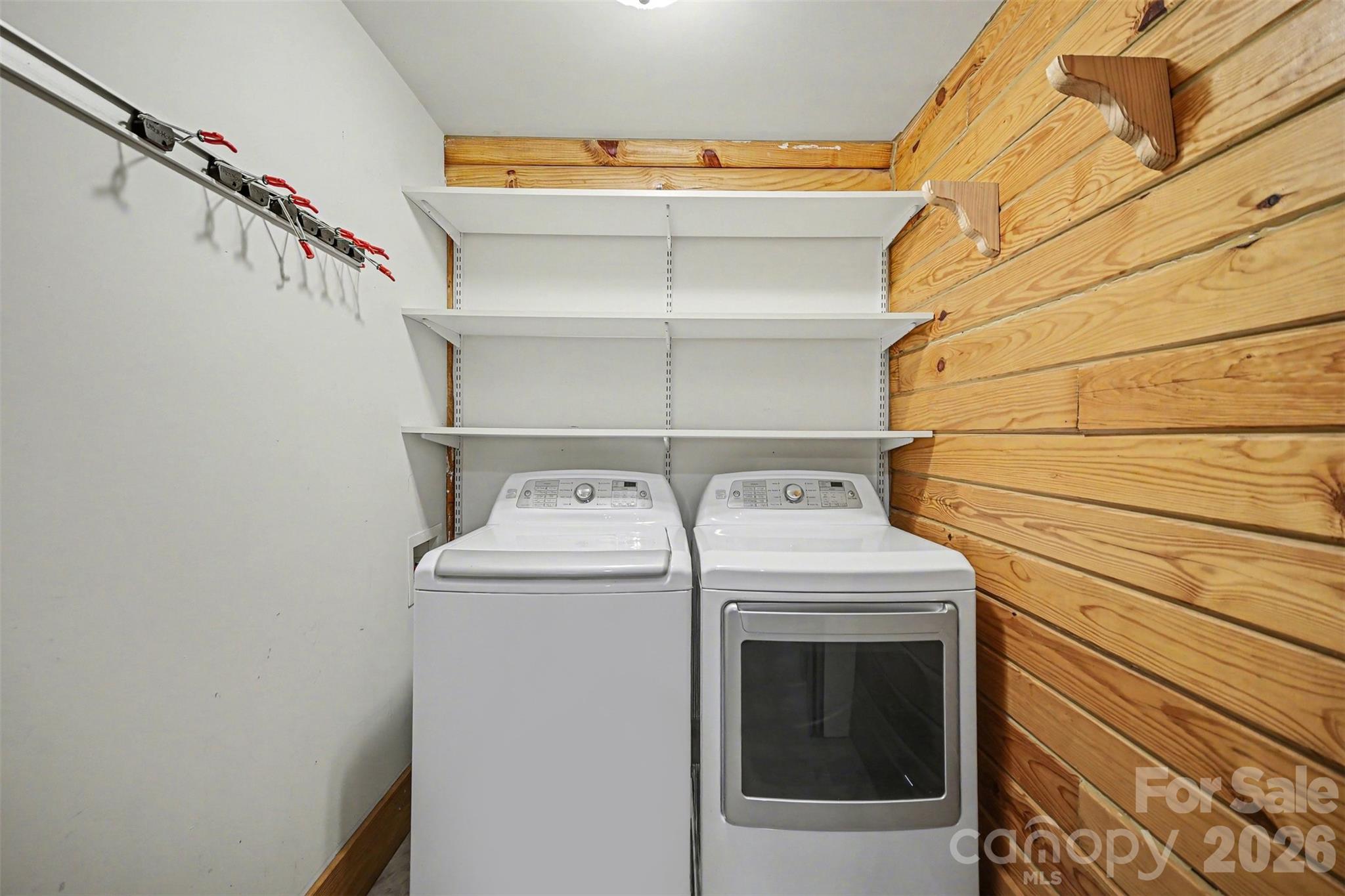 SHADY OAKS - Residential