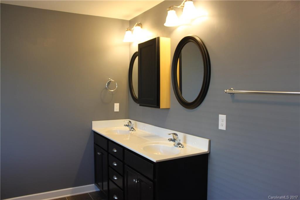 The Vineyards on Lake Wylie - Residential Lease