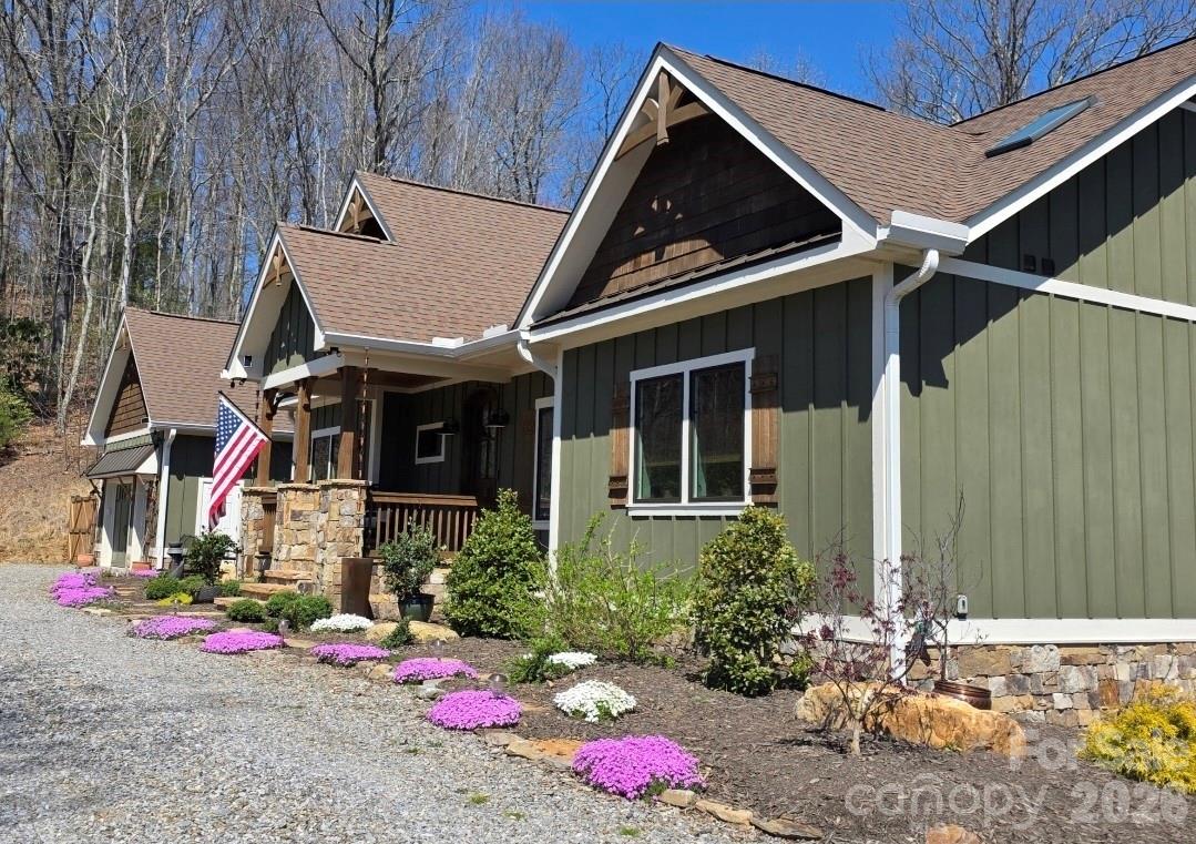 2220 Saranac Lane