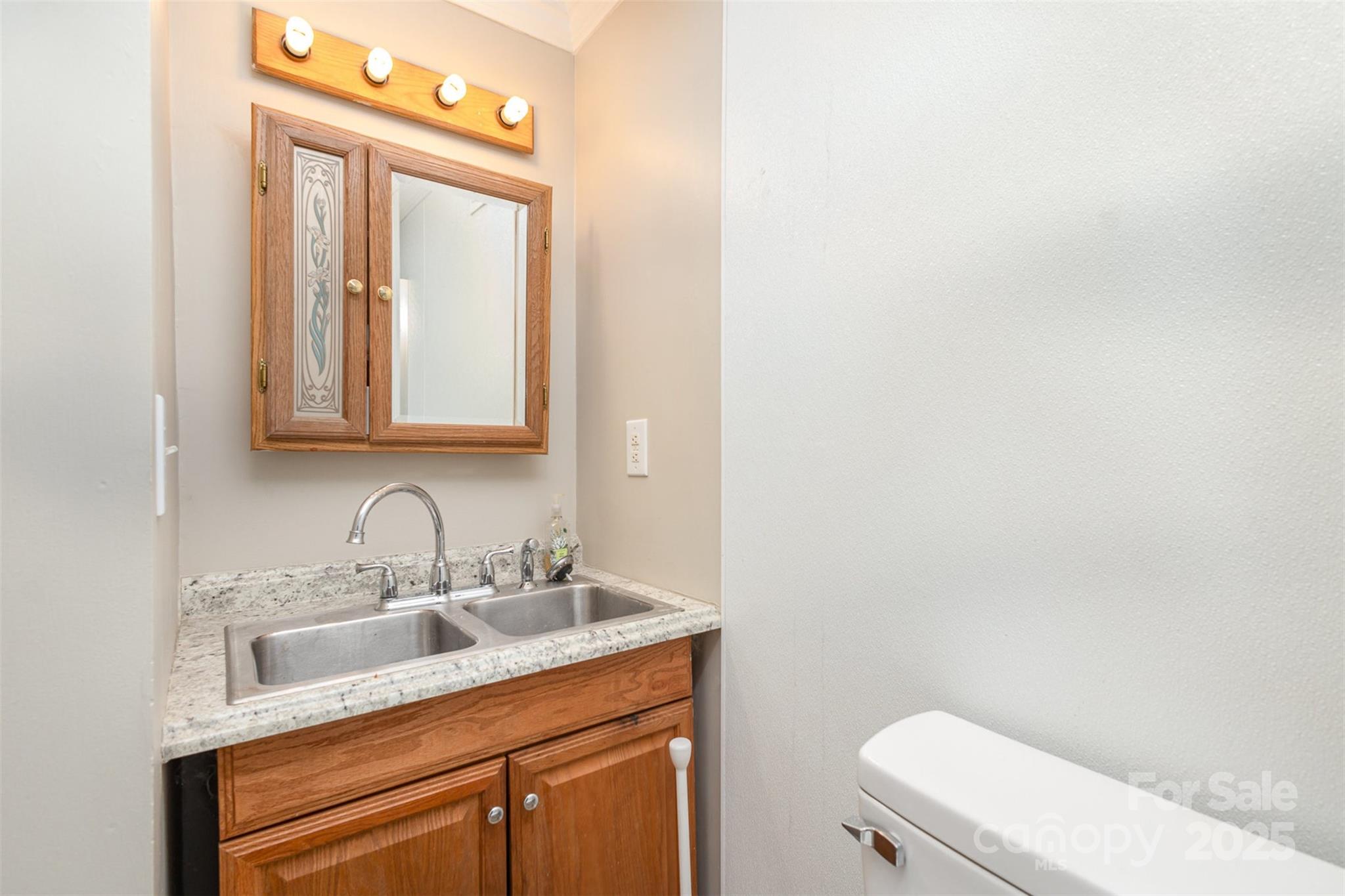 Davis Lake - Residential