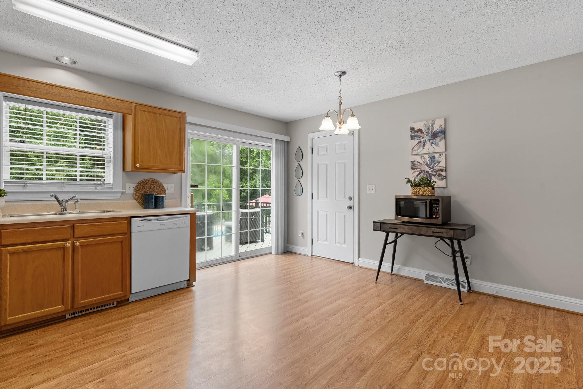 1028 Pocono Place