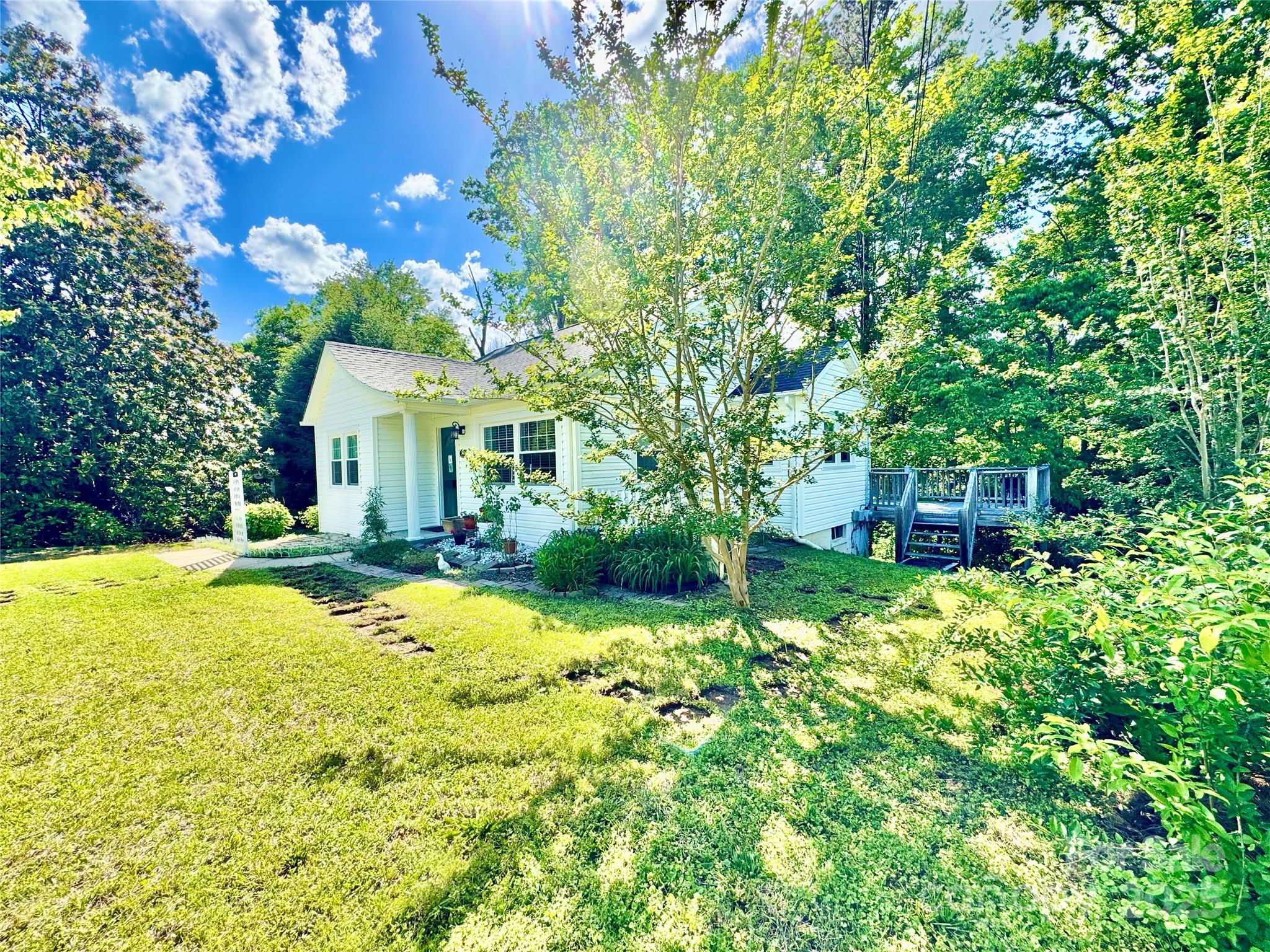 341 Eastover Circle NE