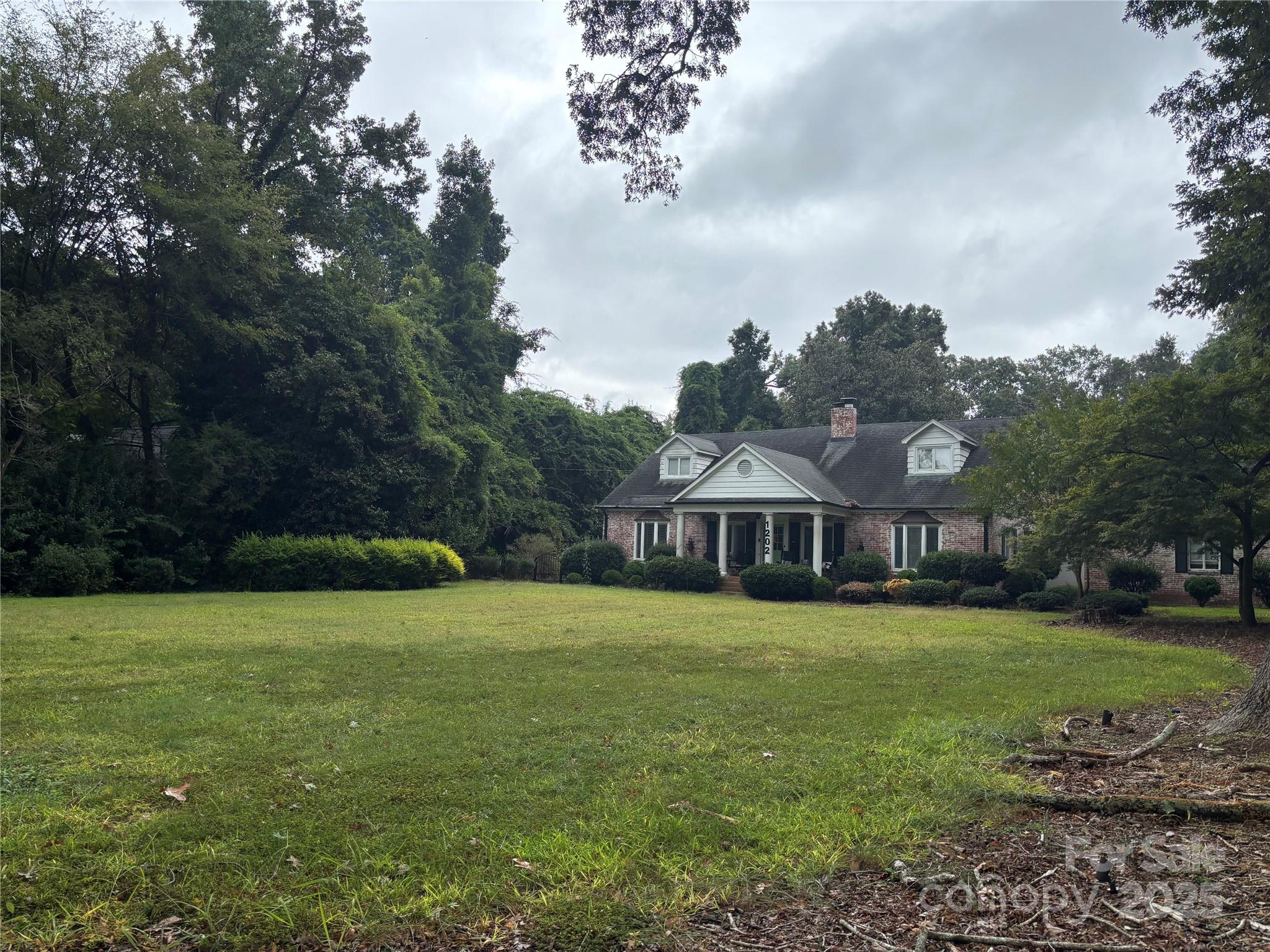 1202 E Franklin Street