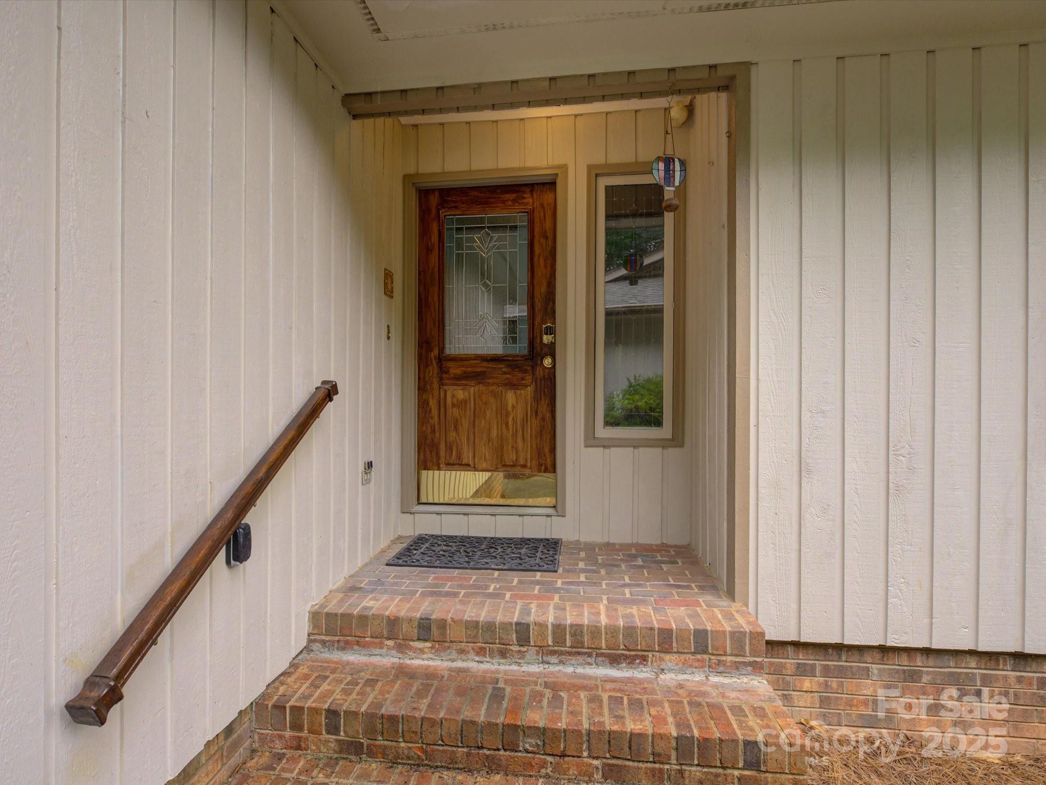 8 Sunrise Point Road