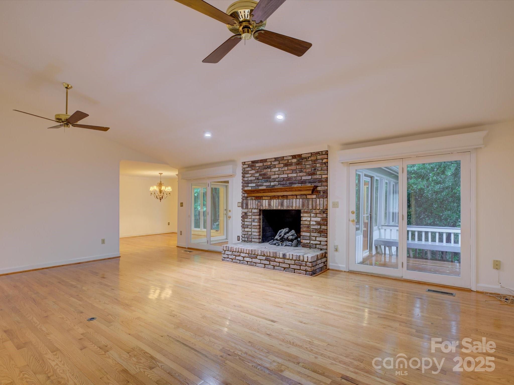 8 Sunrise Point Road