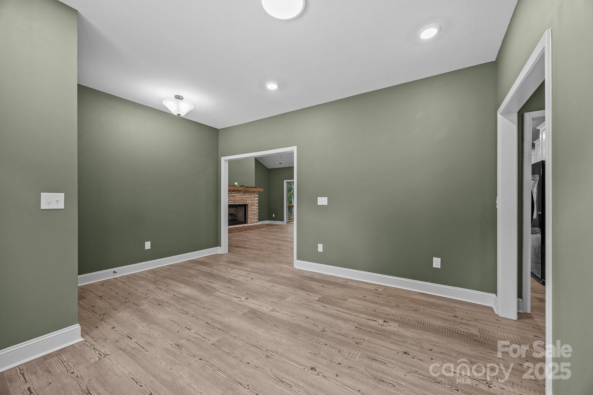 140 Cove Crest Drive
