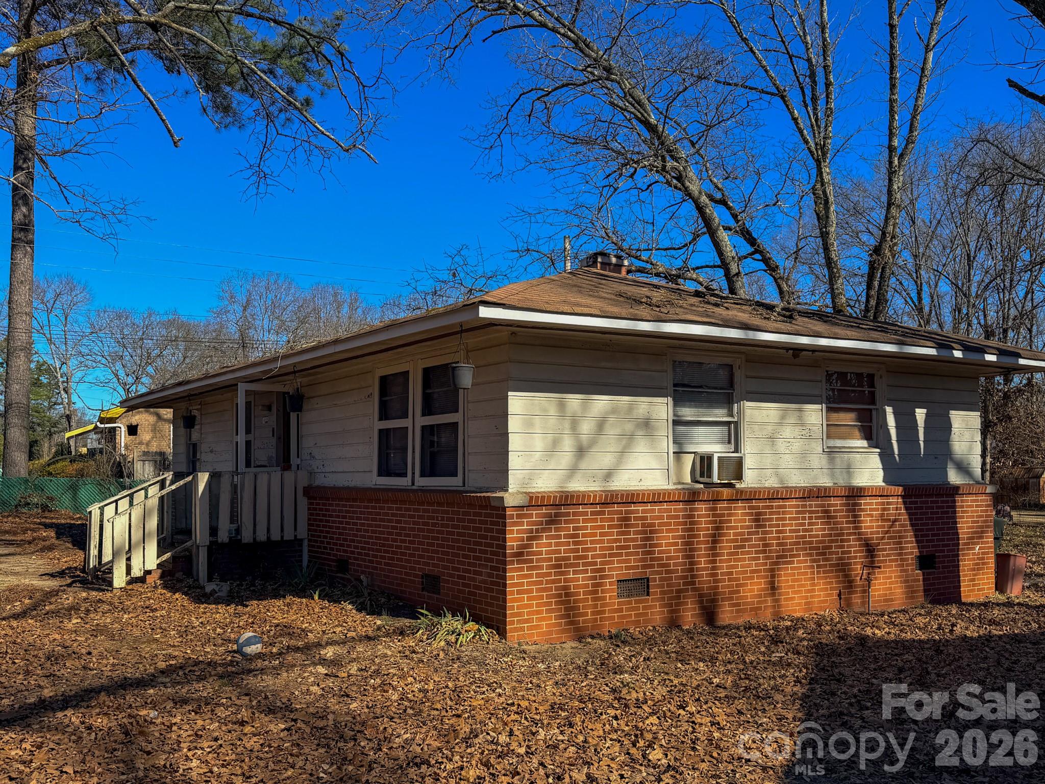 1035 S Stonewall Avenue