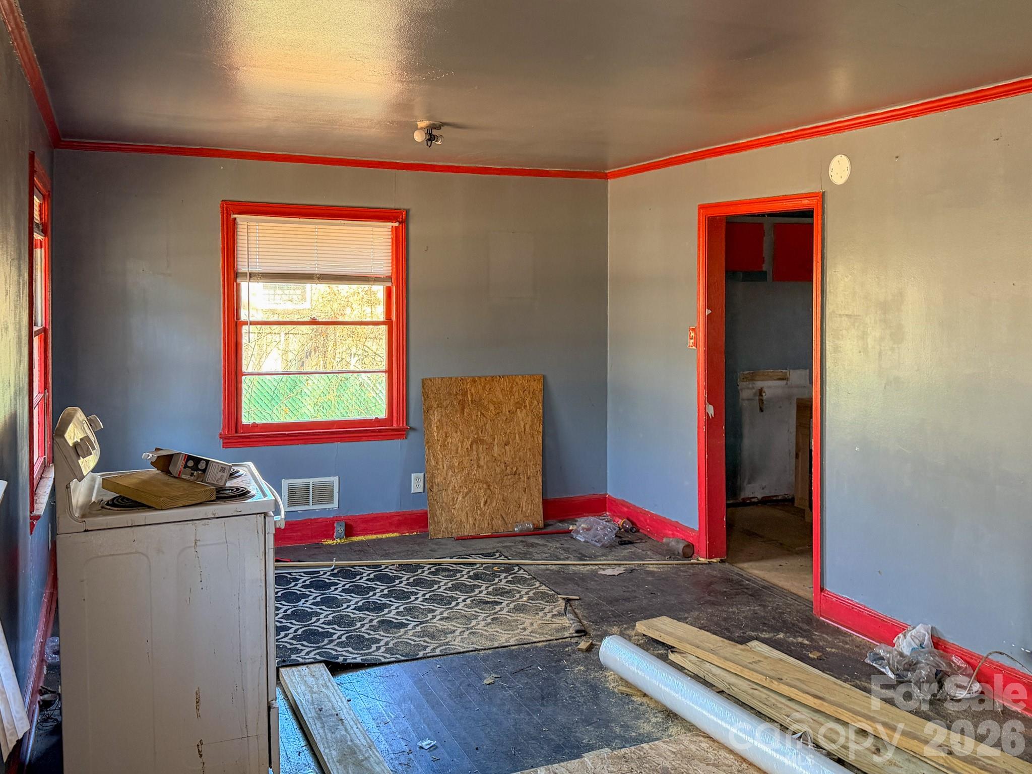 1035 S Stonewall Avenue