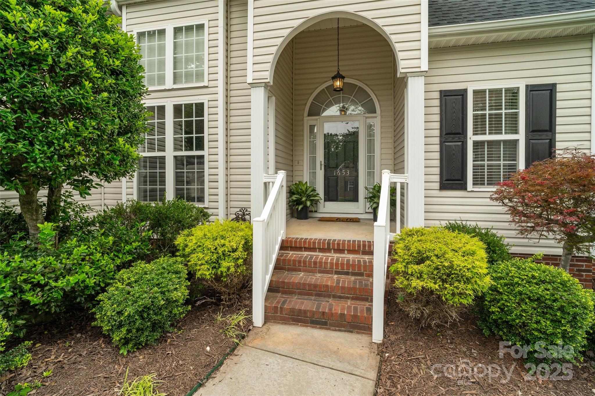 1653 Shetland Lane