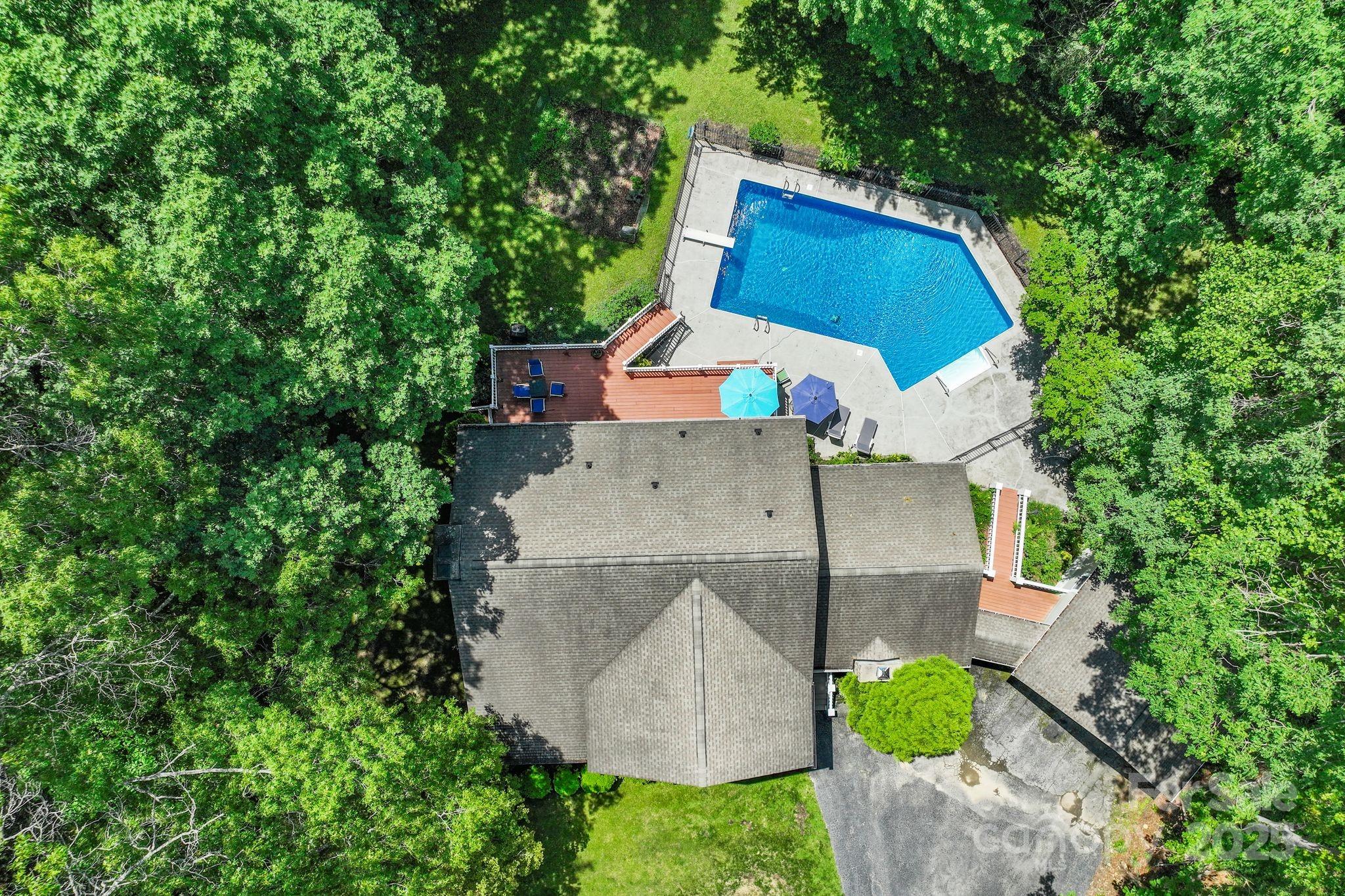 41 Glen Cove Road