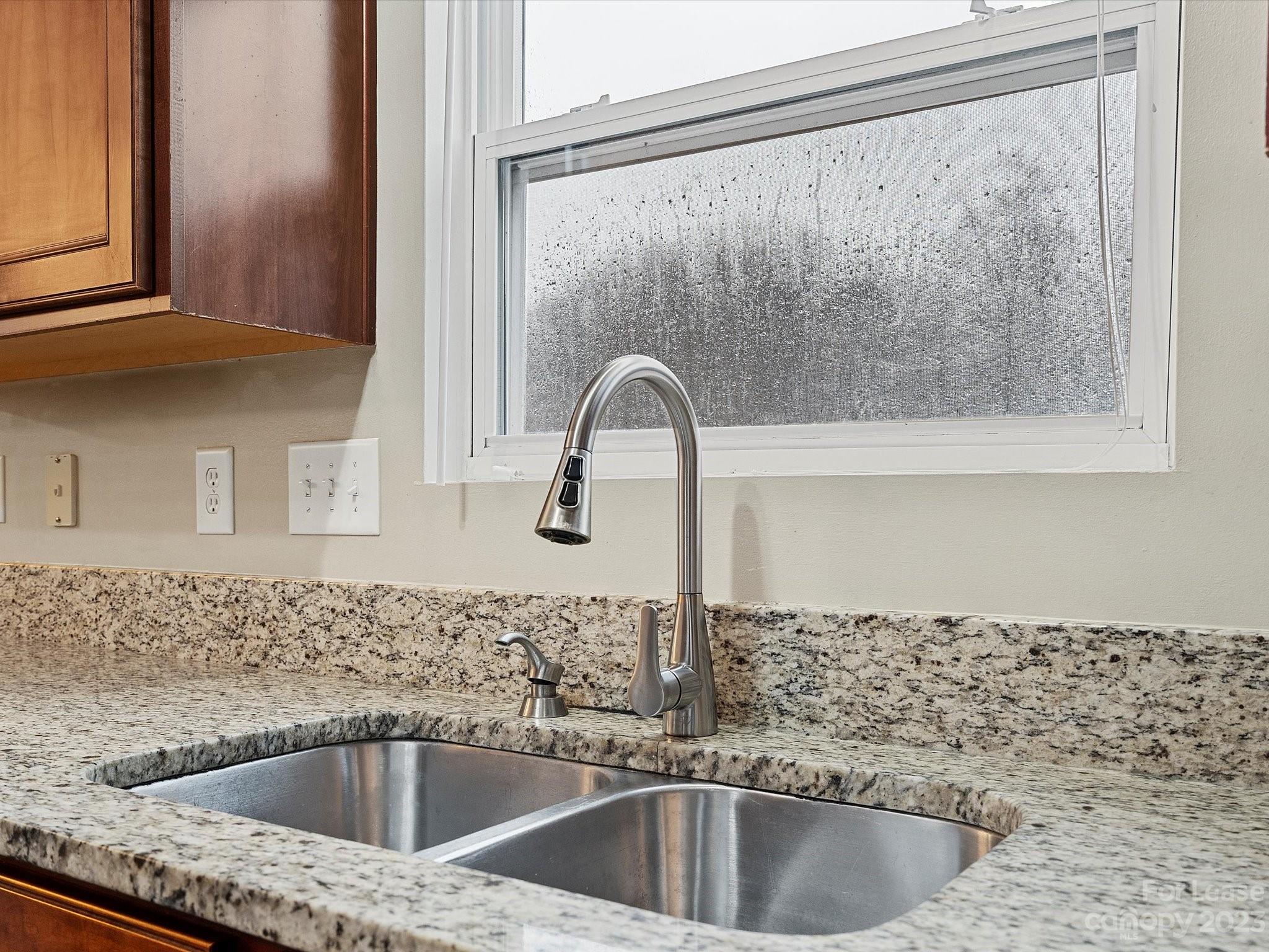 Crismark - Residential Lease
