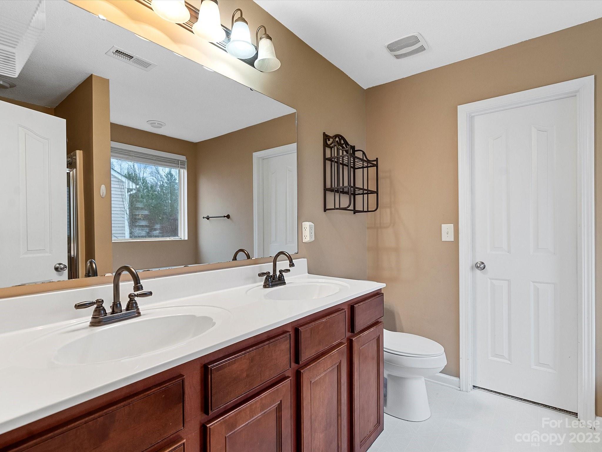 Crismark - Residential Lease