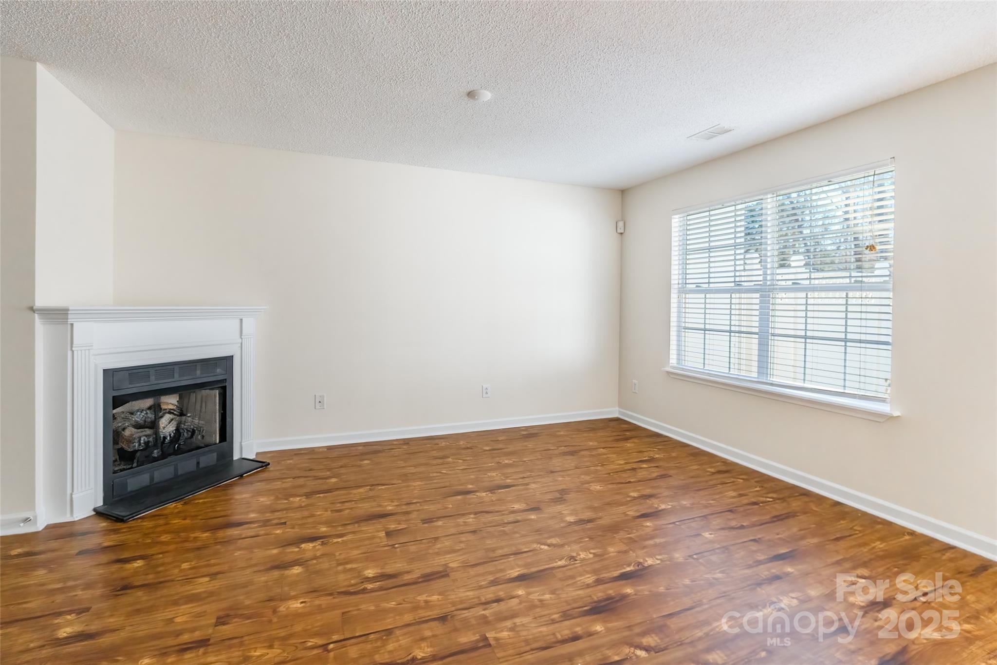 1305 Penny Oaks Cove